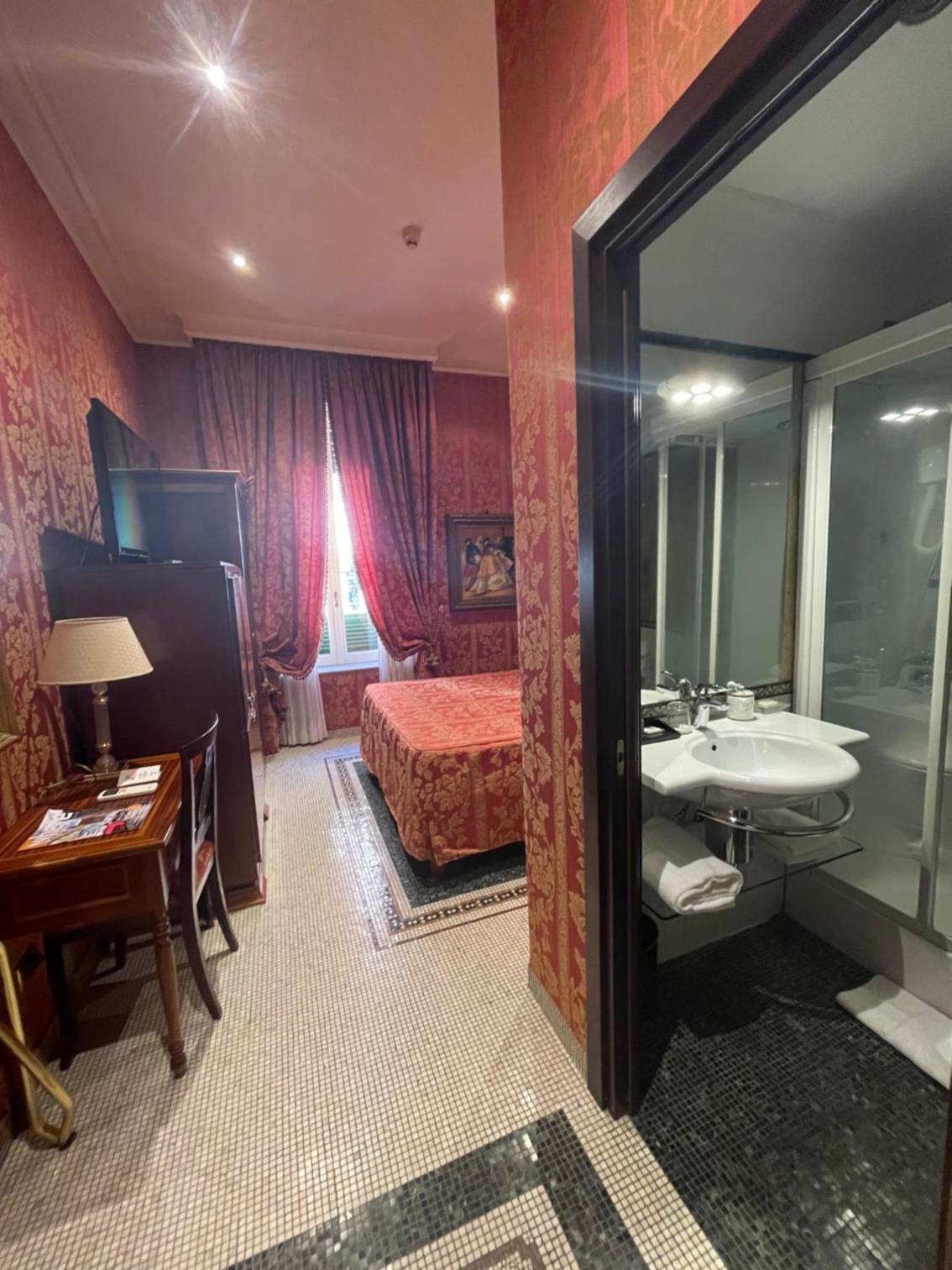 Standard Double or Twin Room photo 3
