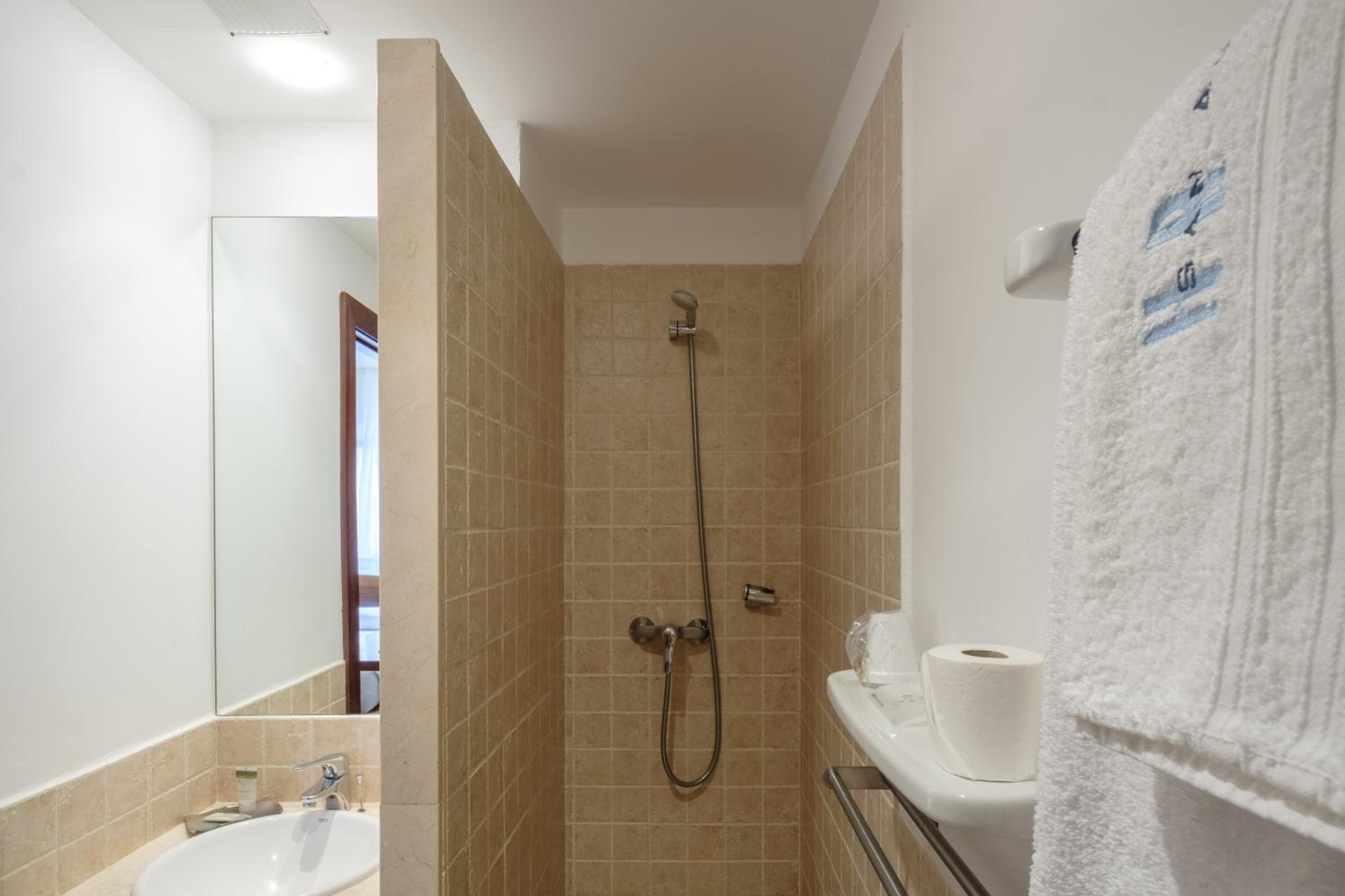 Single Room photo 2