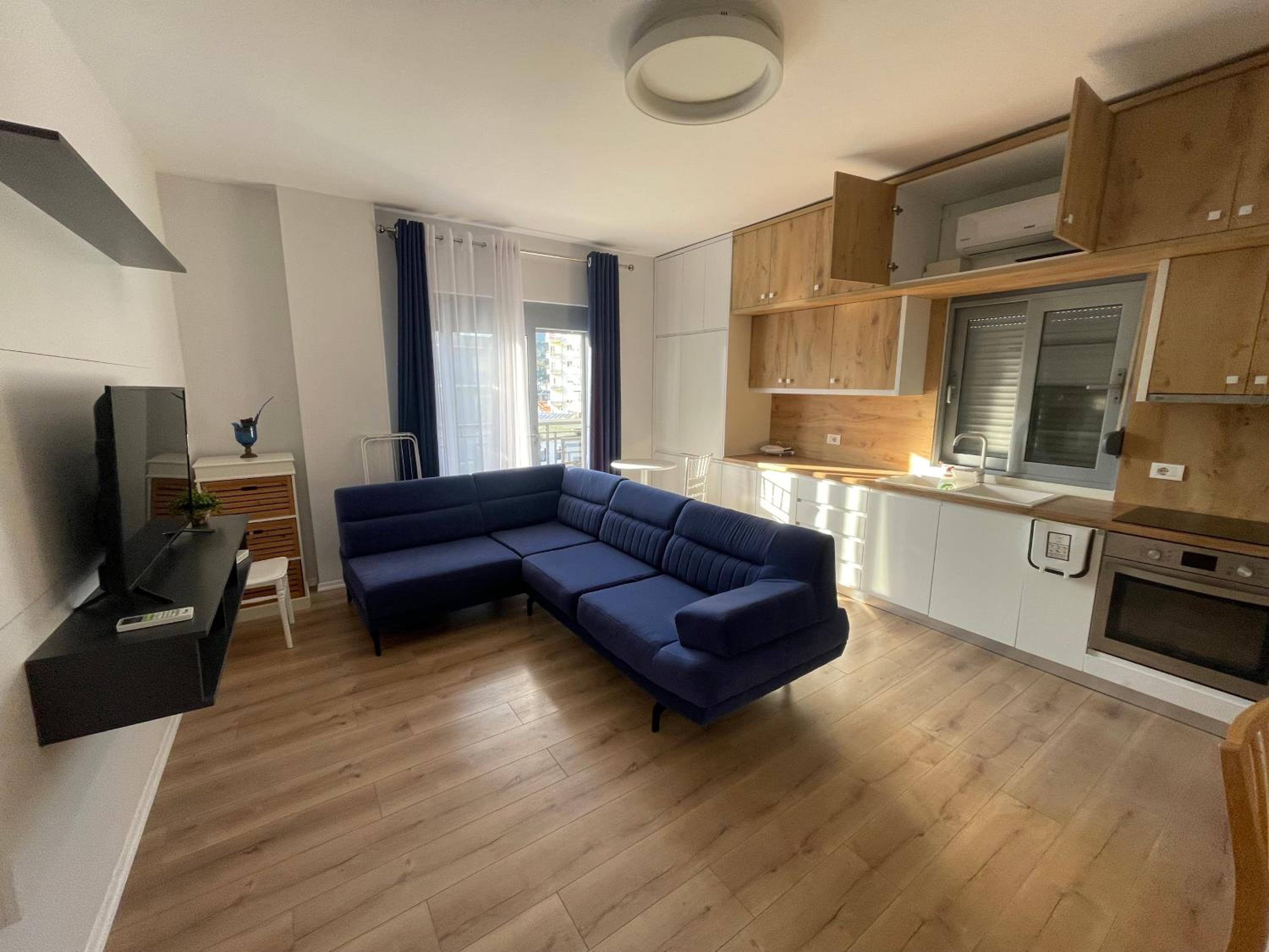 One-Bedroom Apartment photo 1