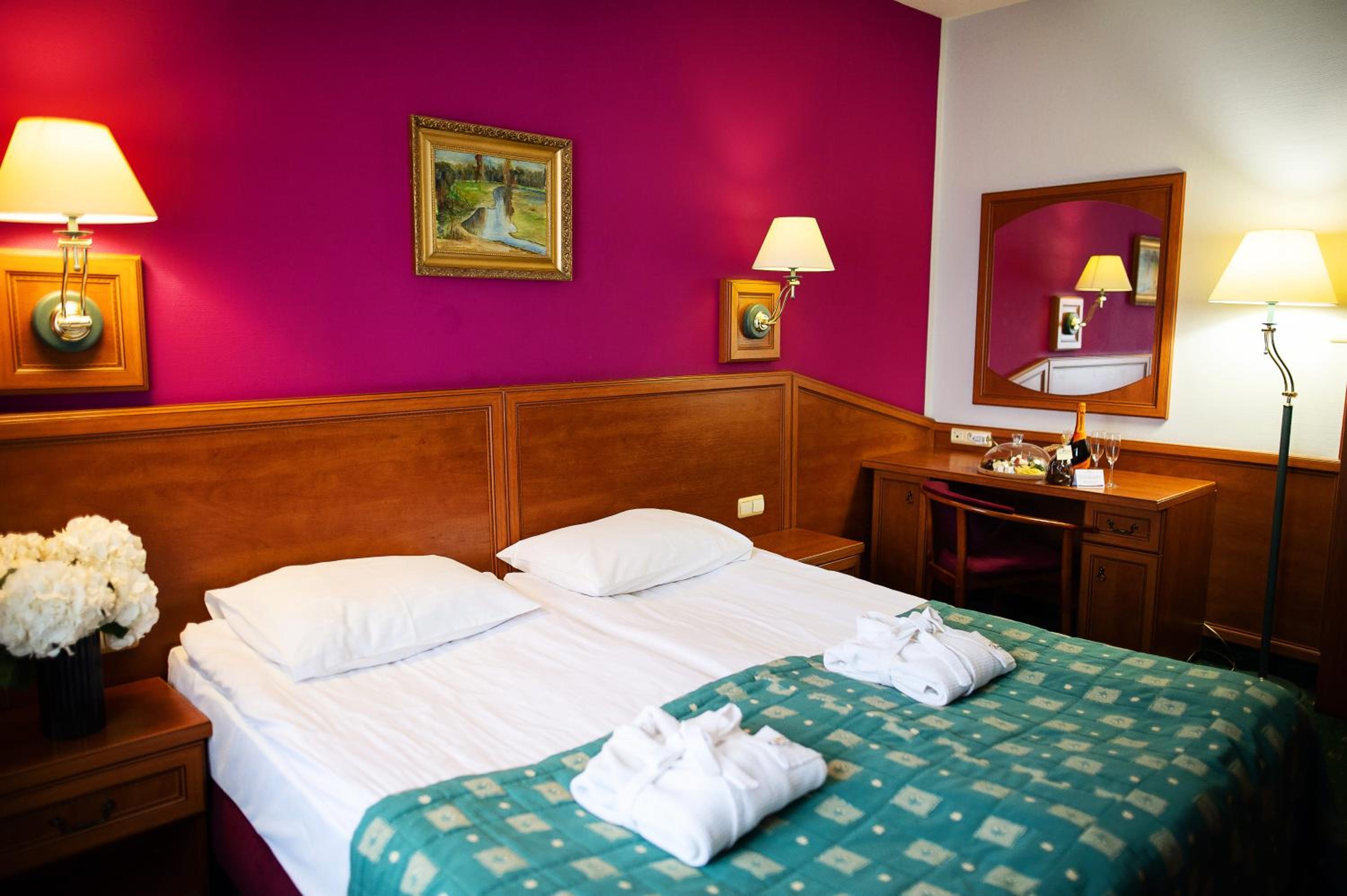 Double or Twin Room photo 3
