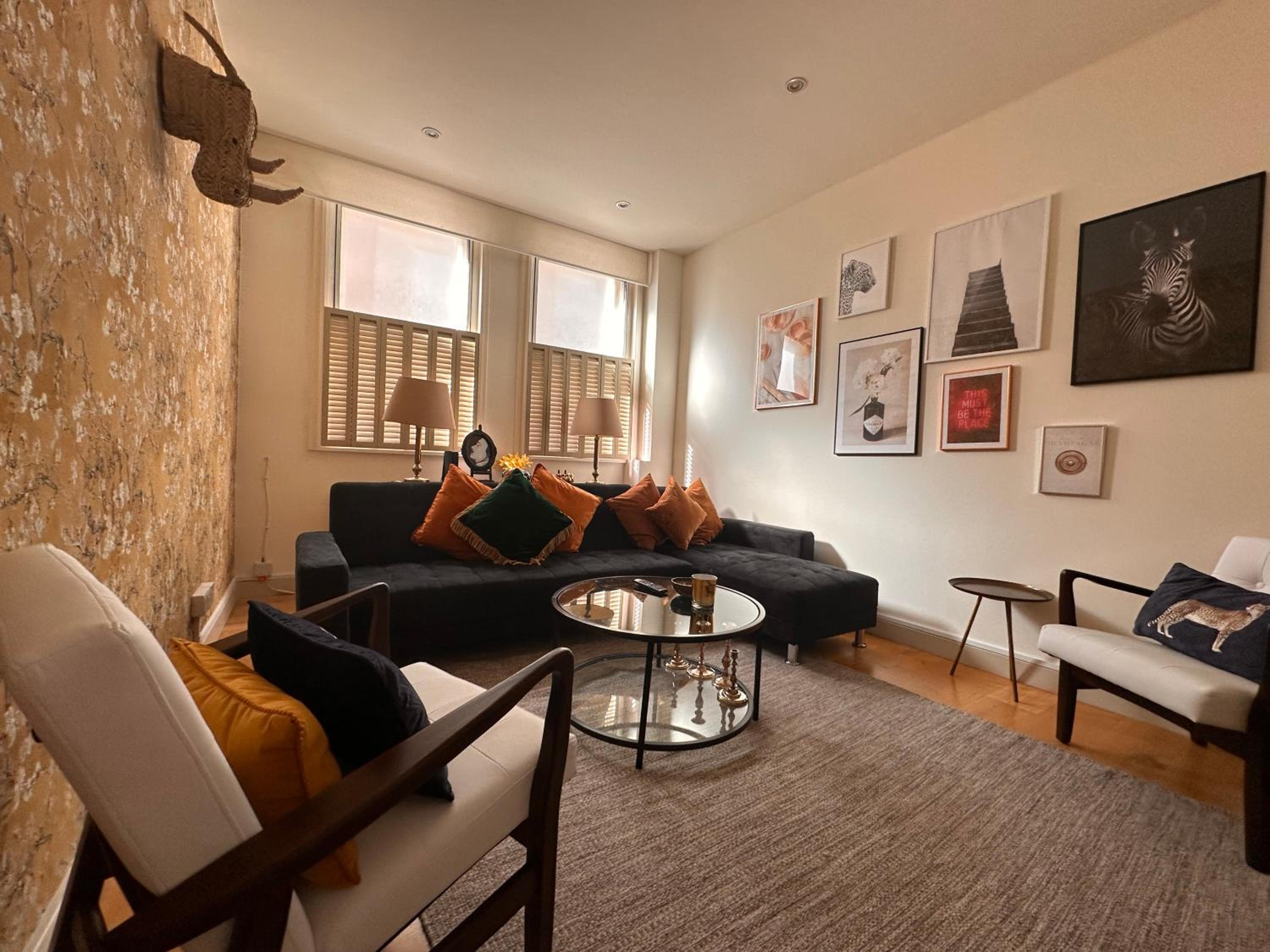 One-Bedroom Apartment photo 1