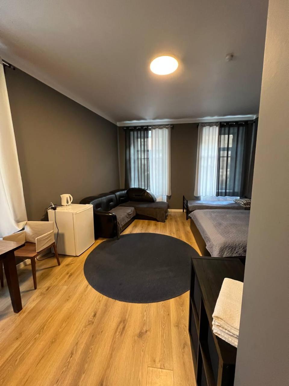 Economy Quadruple Room - Photo 4