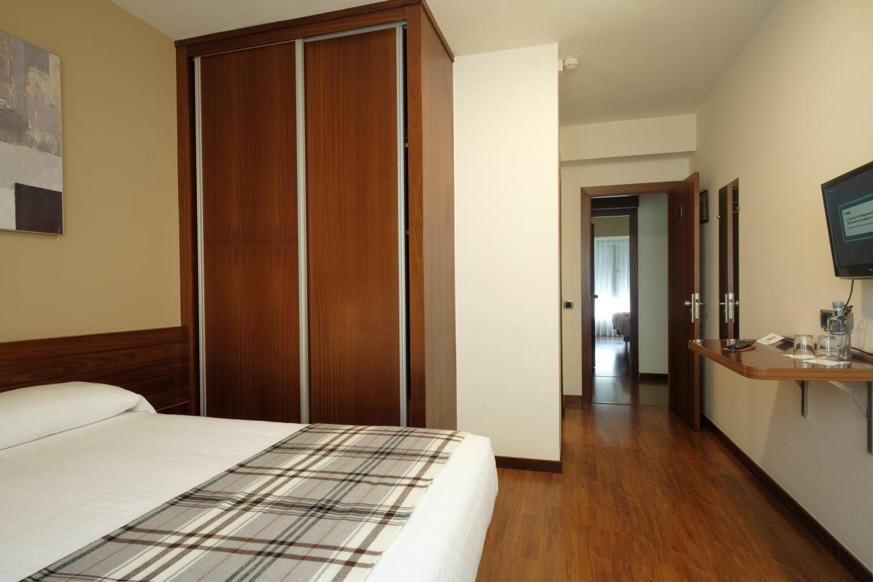 Double or Twin Room photo 2