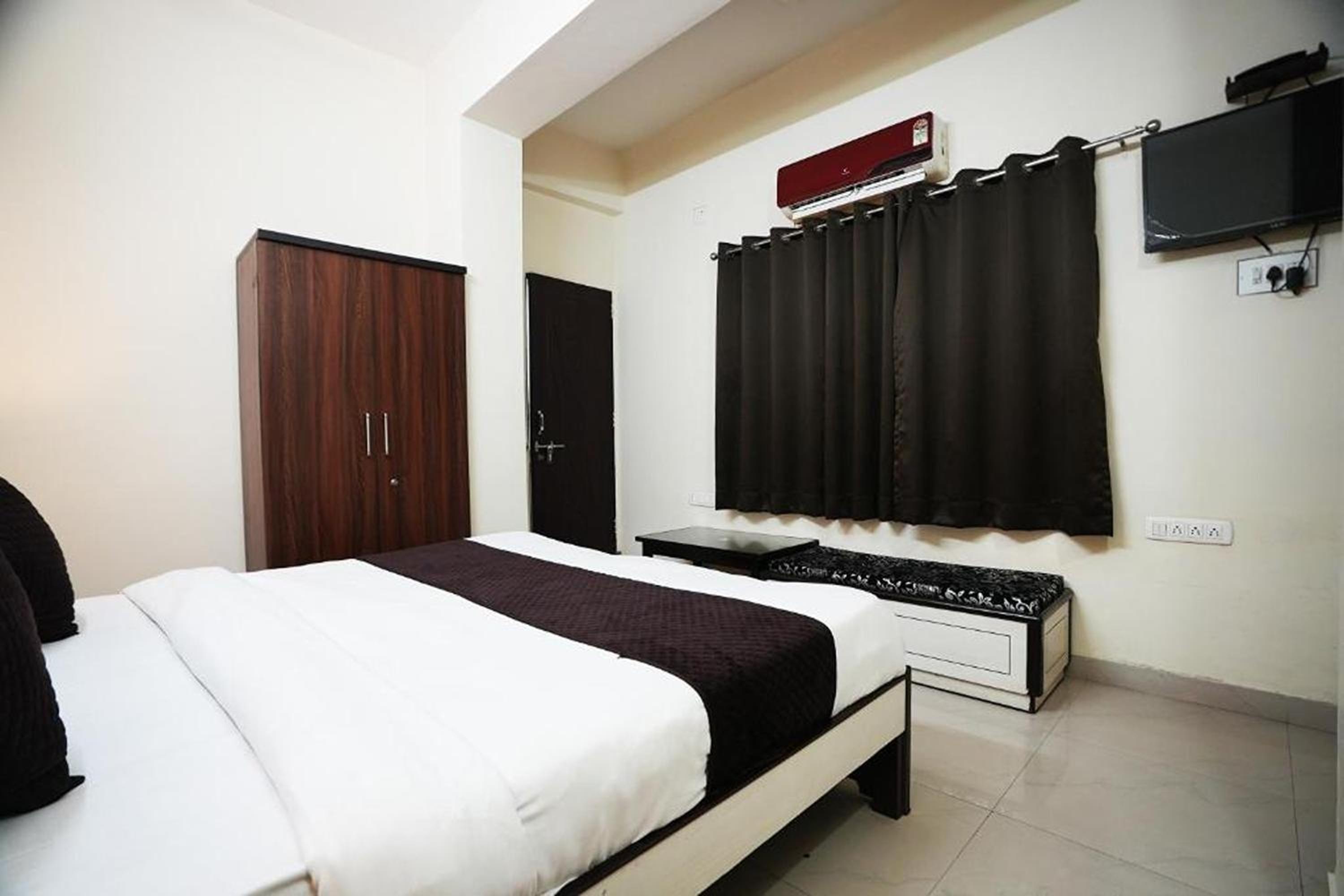 Deluxe Room - Photo 3