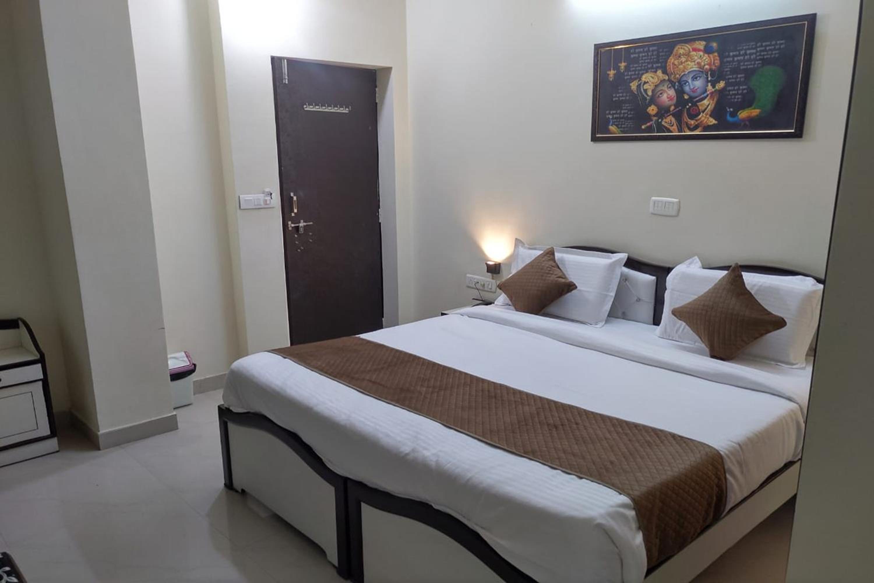Deluxe Room - Photo 1