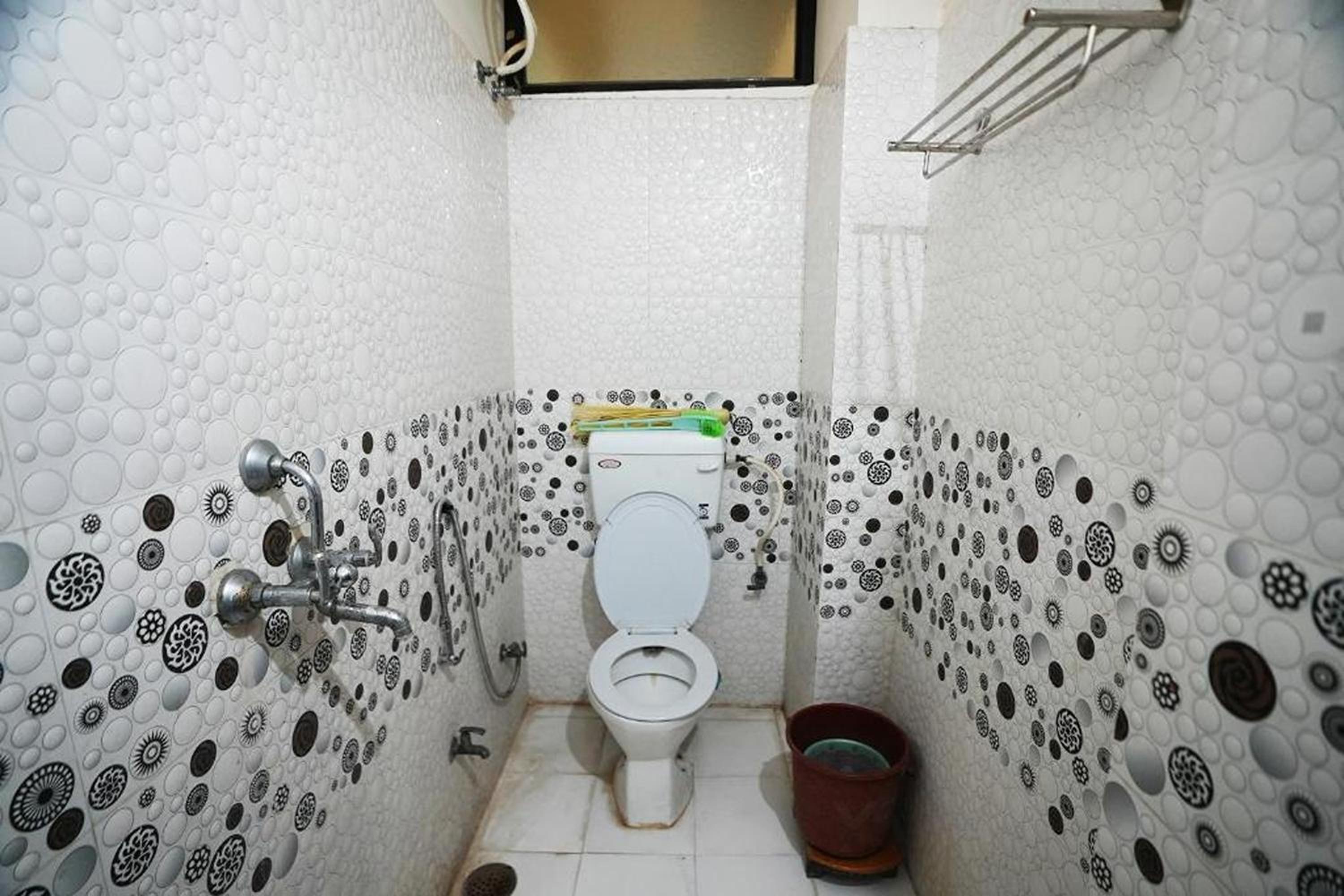 Deluxe Room - Photo 5