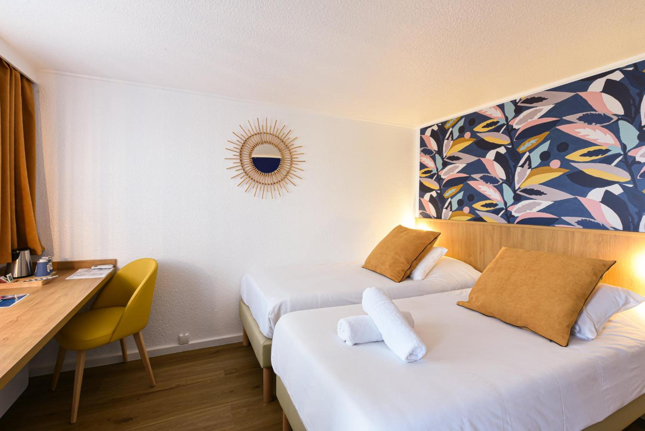 Standard Twin Room - Photo 5