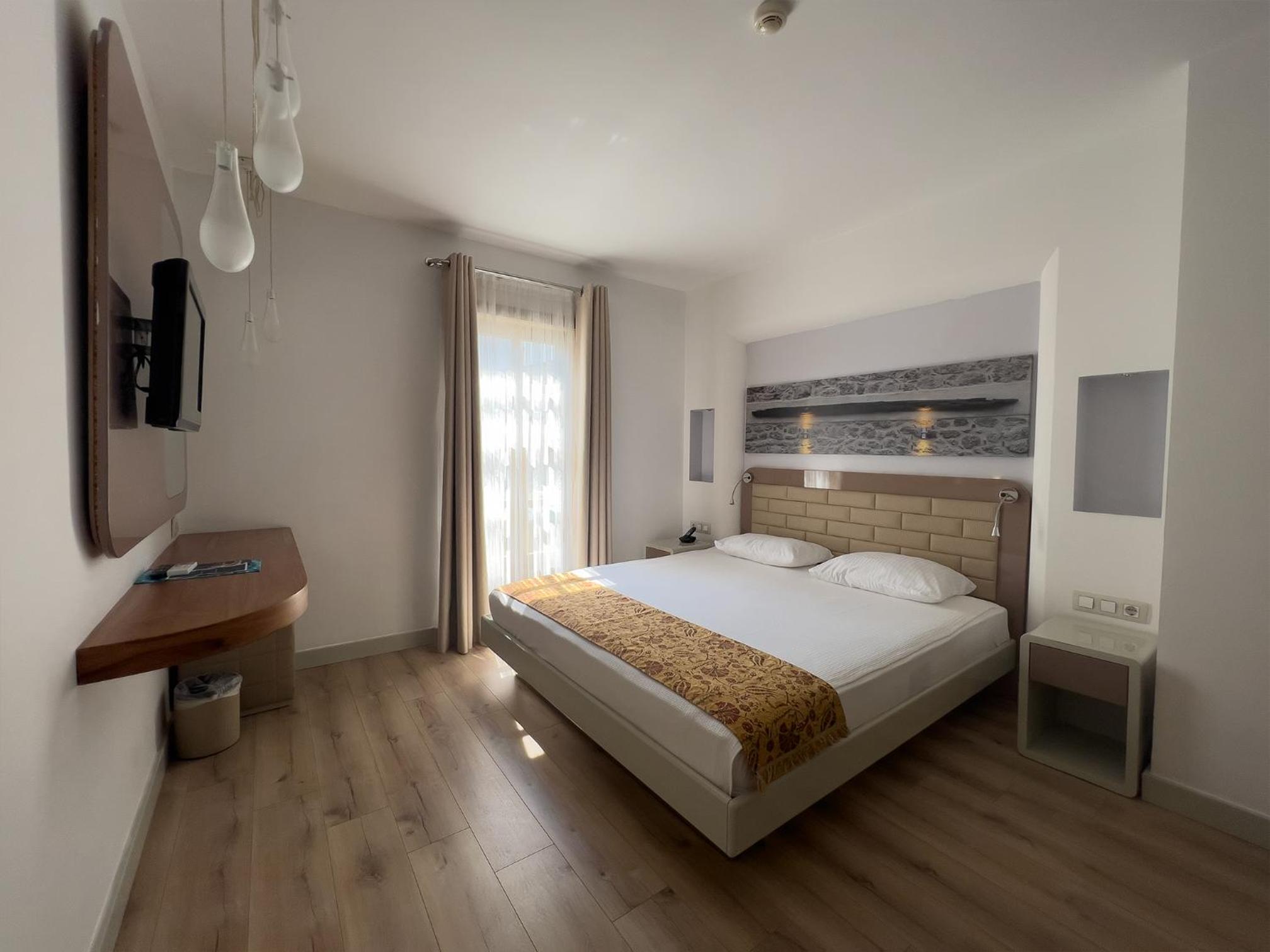 Standard Double Room - Photo 4