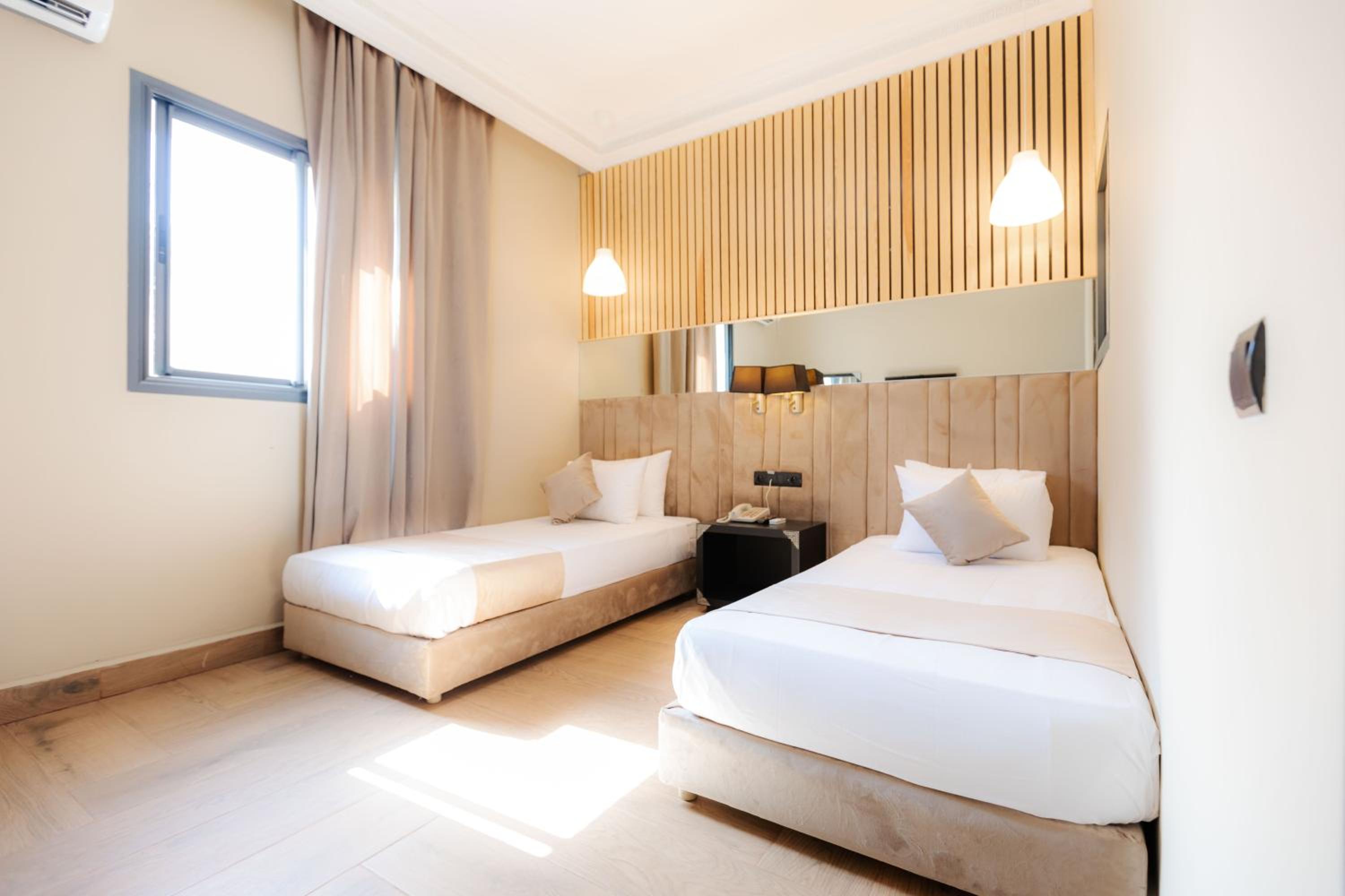 Twin Room - Photo 3