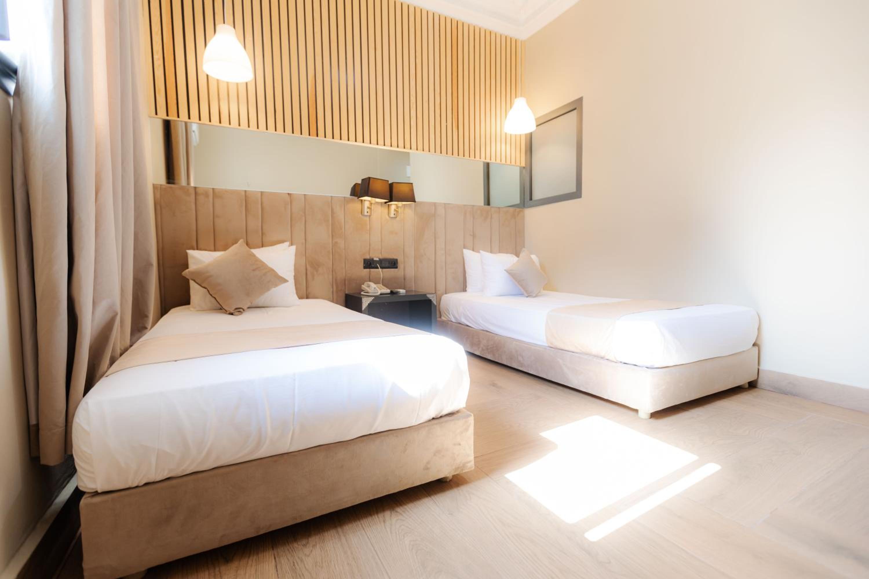 Twin Room - Photo 5