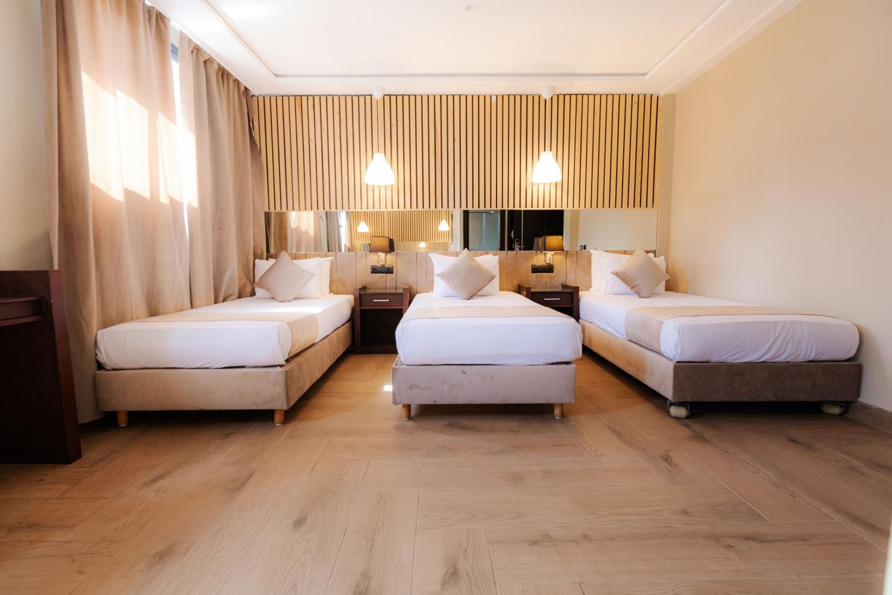 Family Room - Photo 4