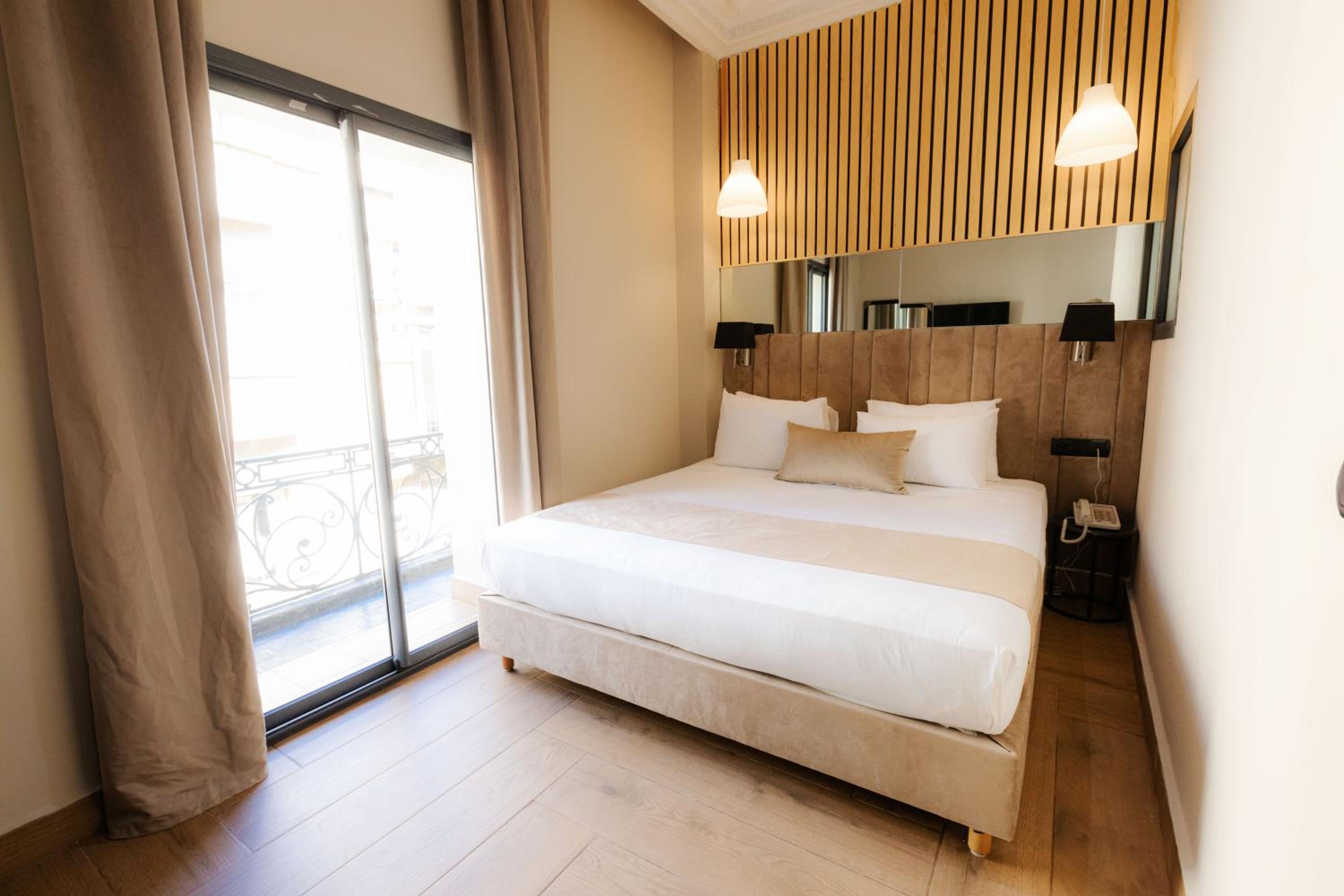 Double Room - Photo 7