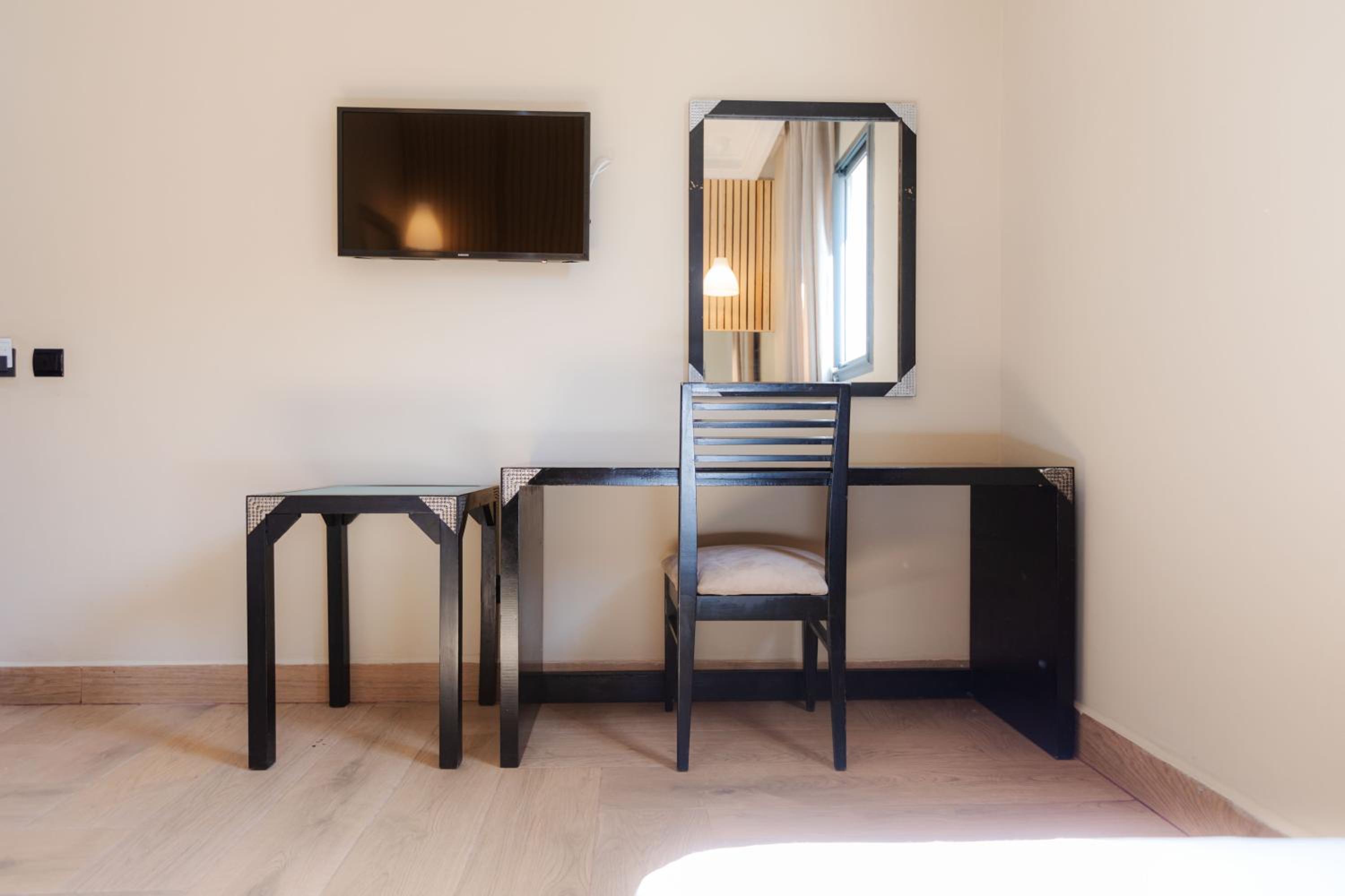 Double Room - Photo 6