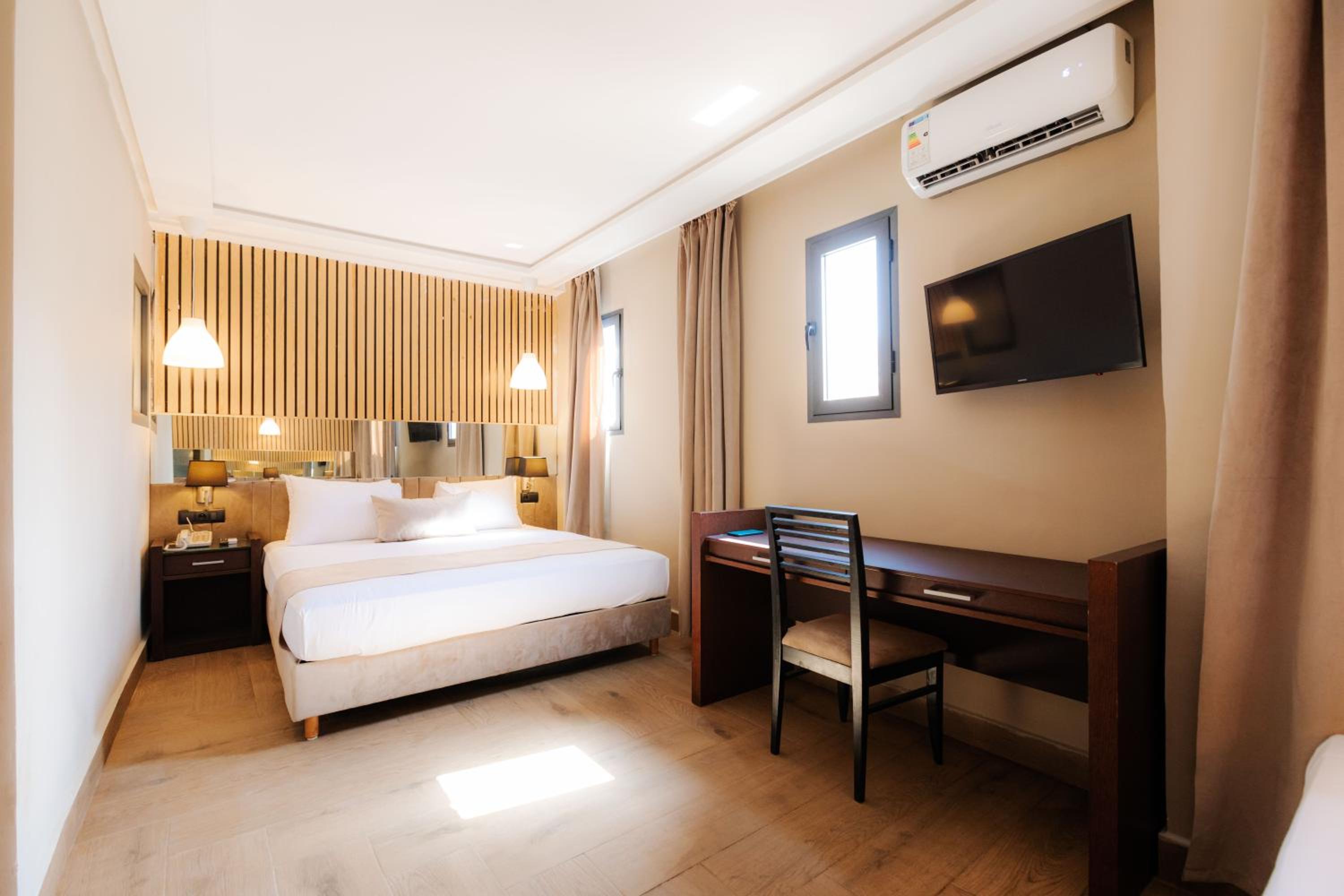Double Room - Photo 8