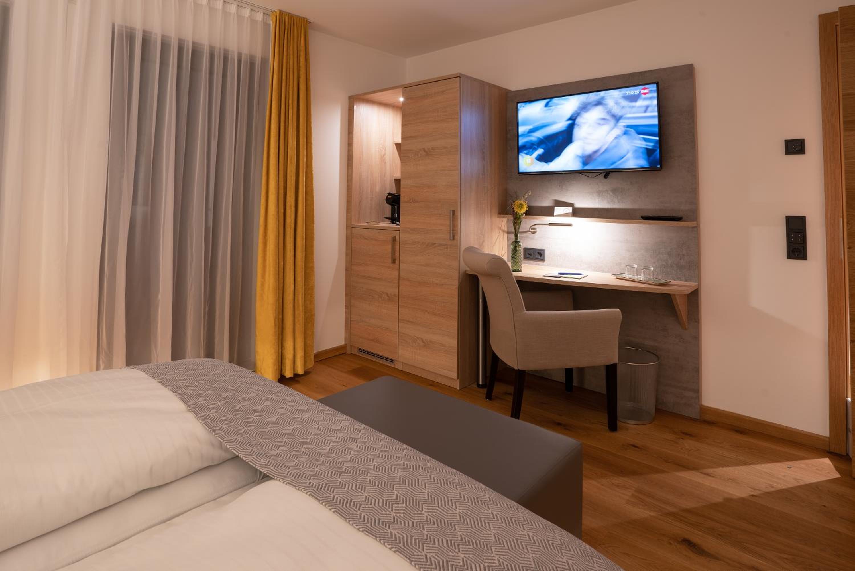Deluxe Double Room photo 3