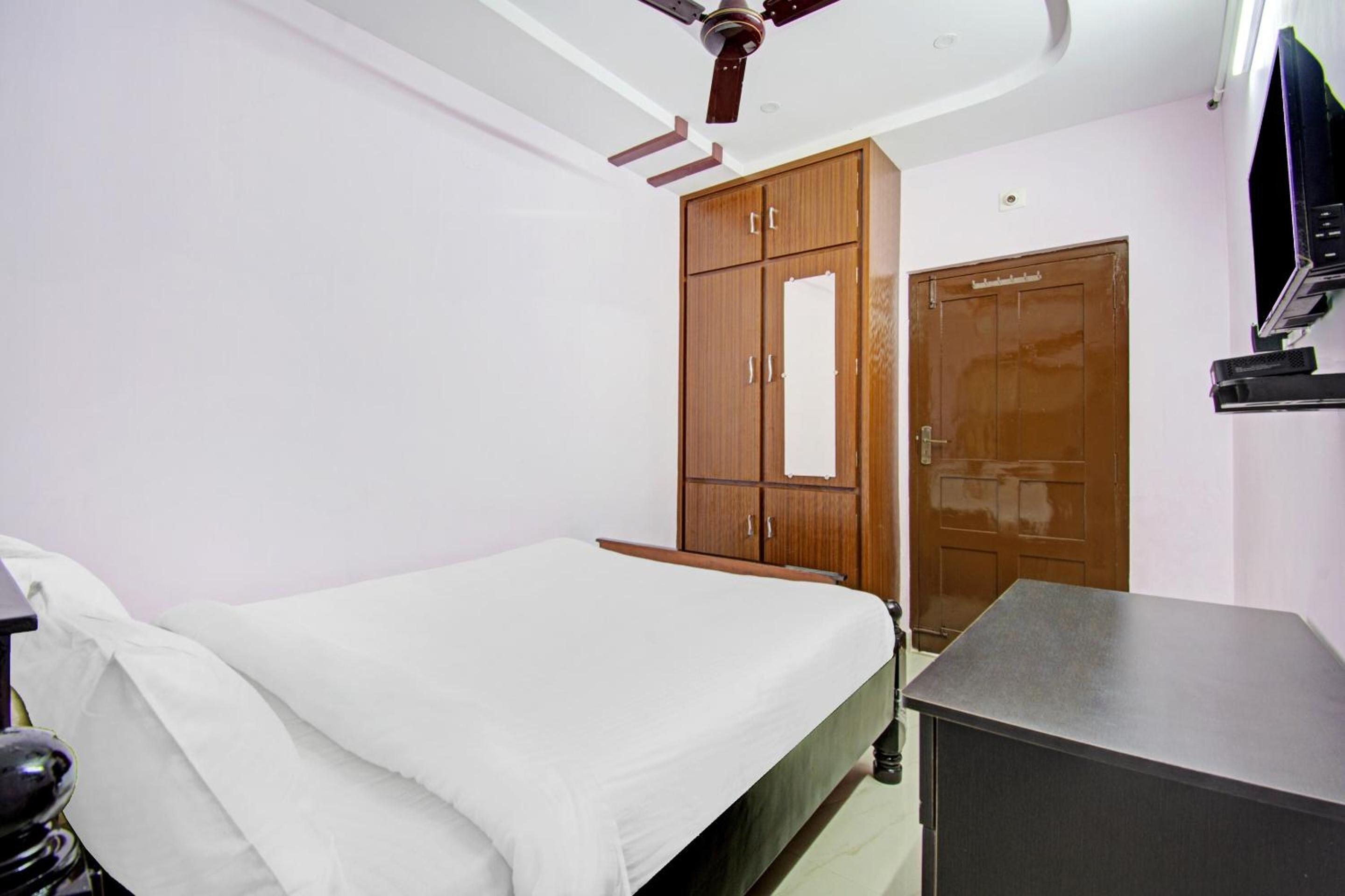 Deluxe Double Room photo 3