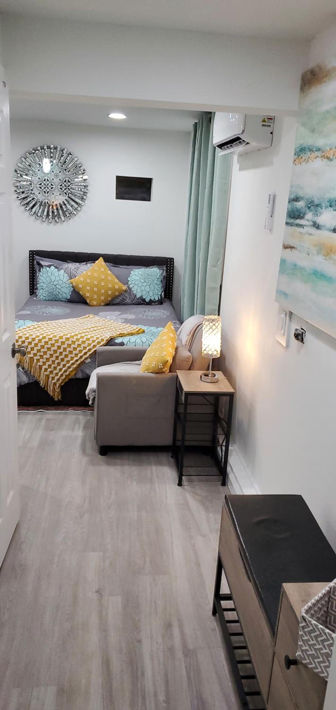 One-Bedroom Apartment photo 1