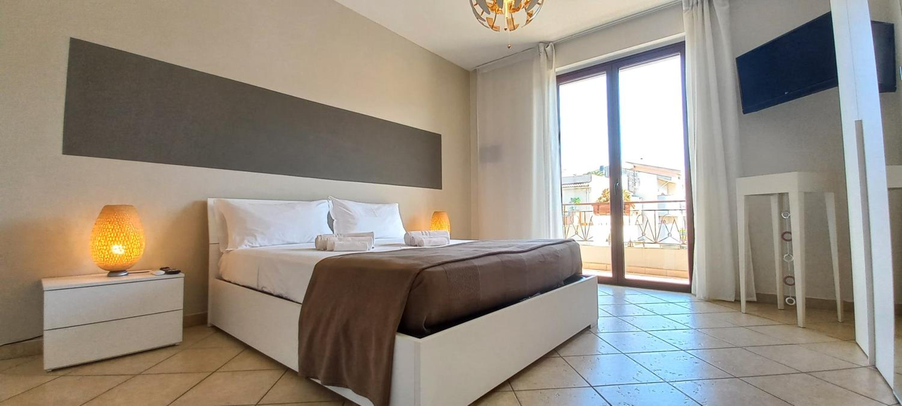 Three-Bedroom Apartment - Photo 8