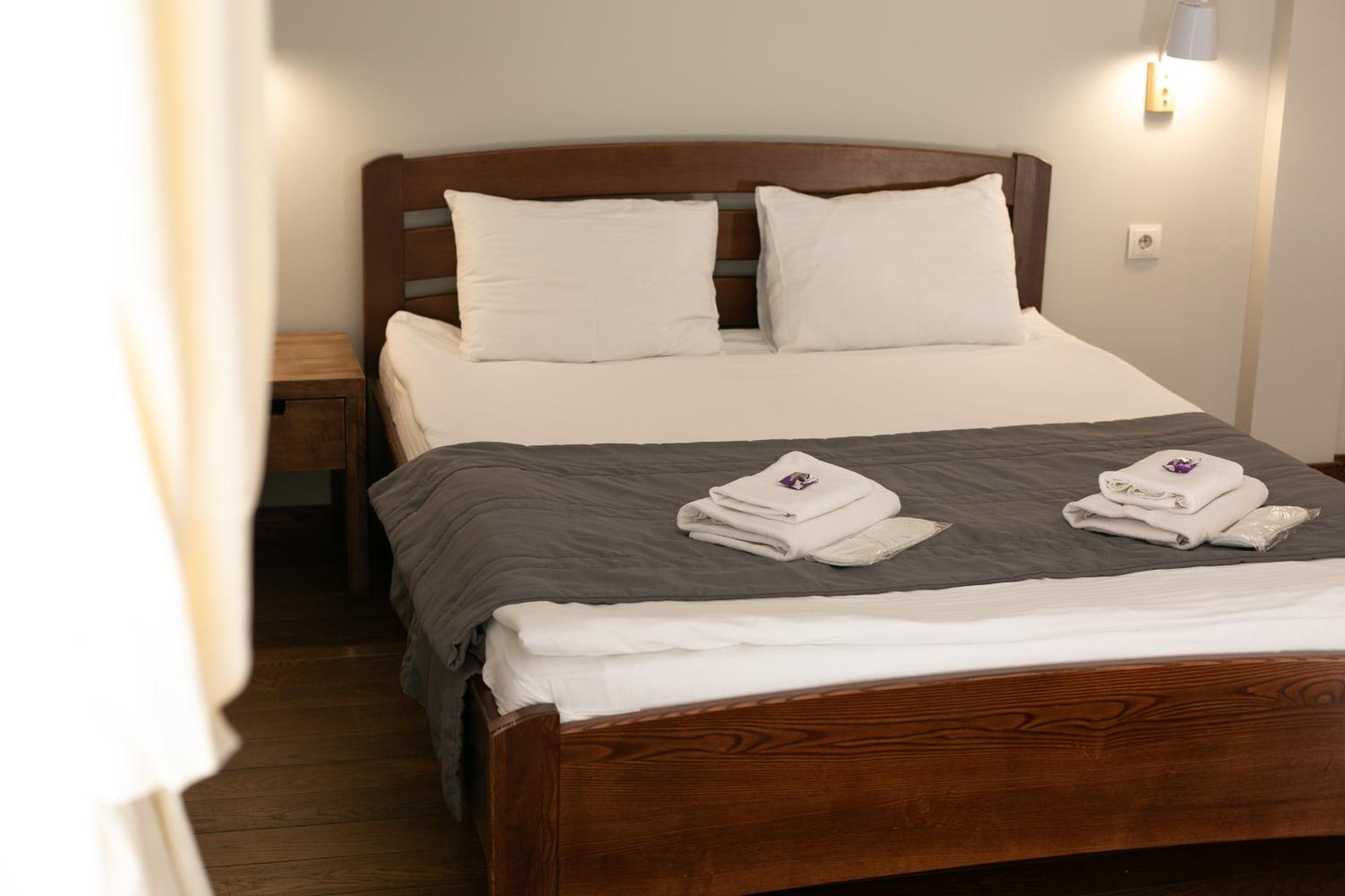 Standard Queen Room photo 3