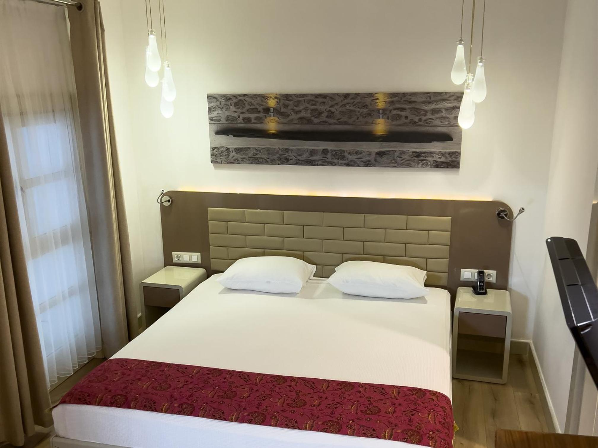 Economy Double Room - Photo 9