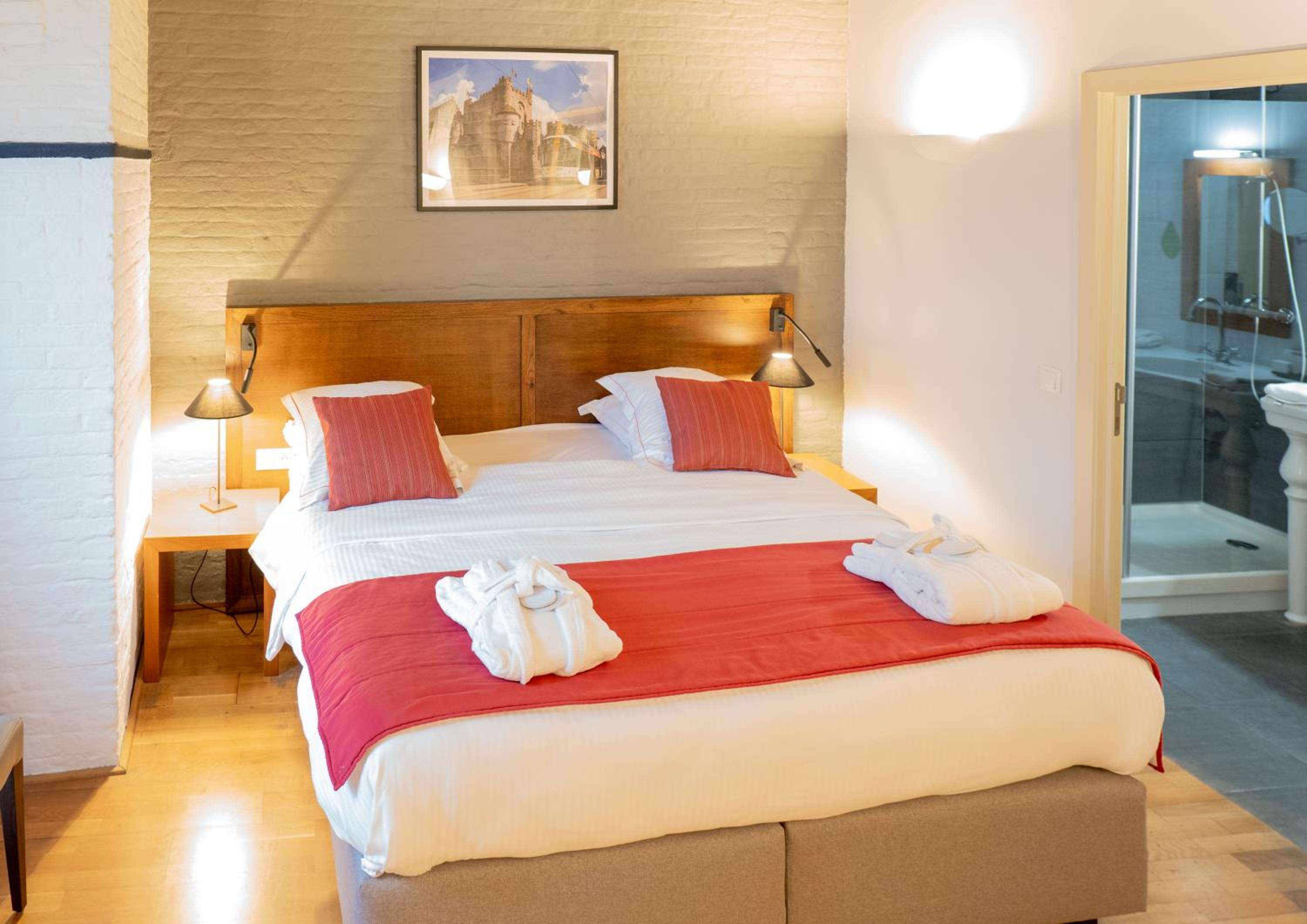 Standard Double or Twin Room - Photo 1