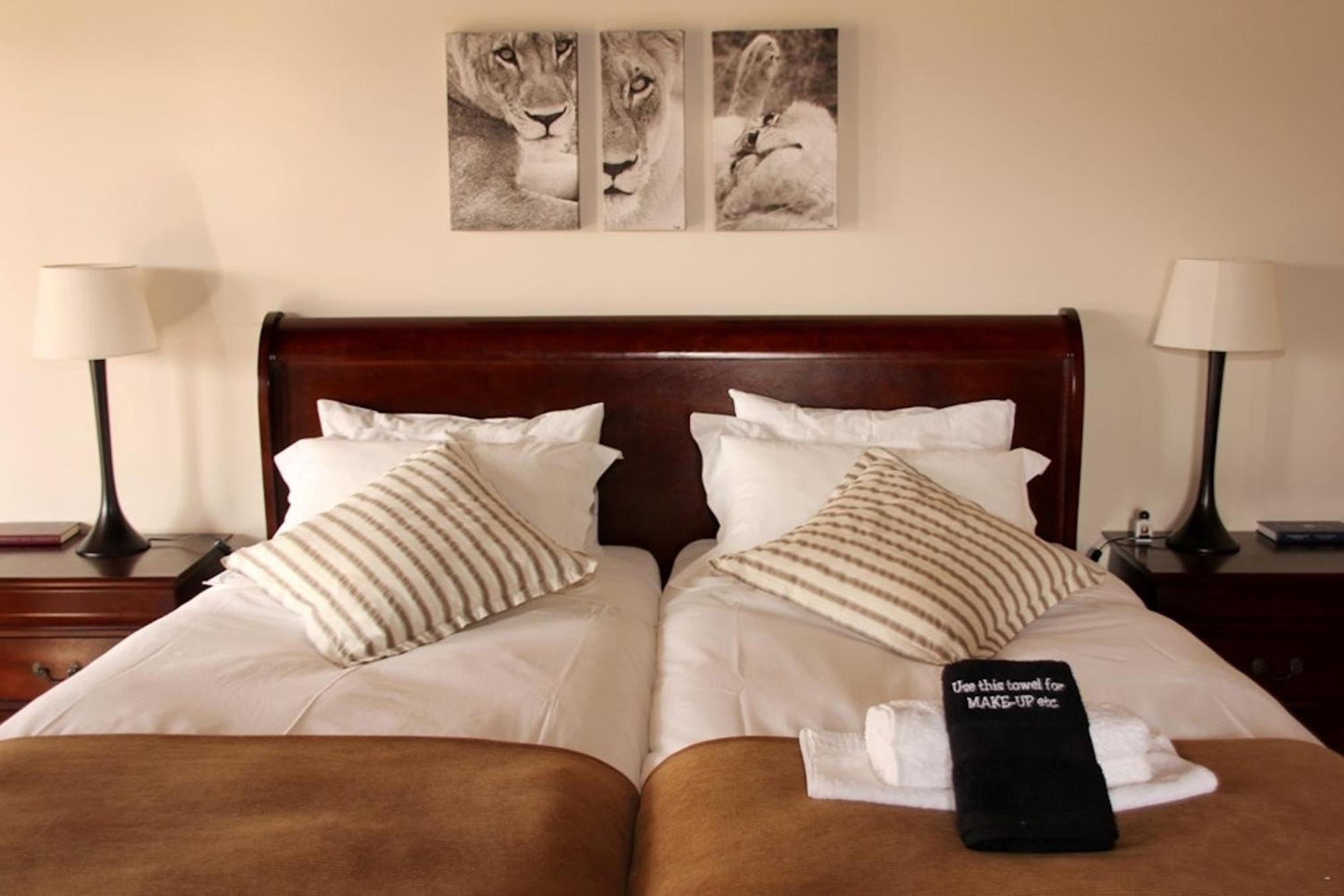 Standard Double or Twin Room - Photo 5