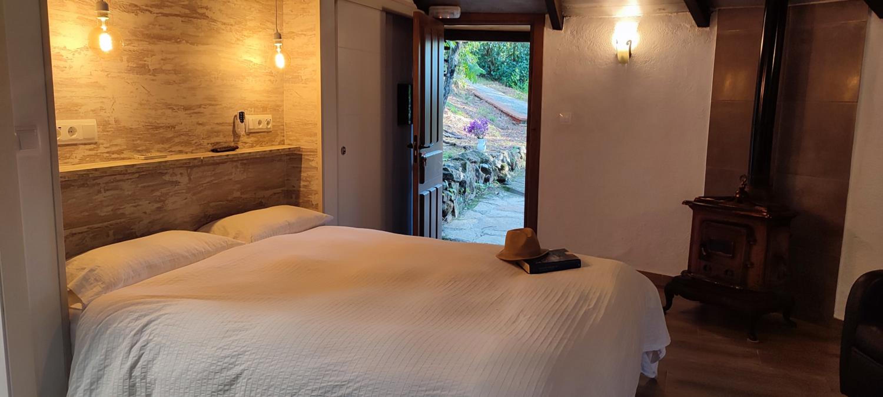 One-Bedroom Cottage photo 2