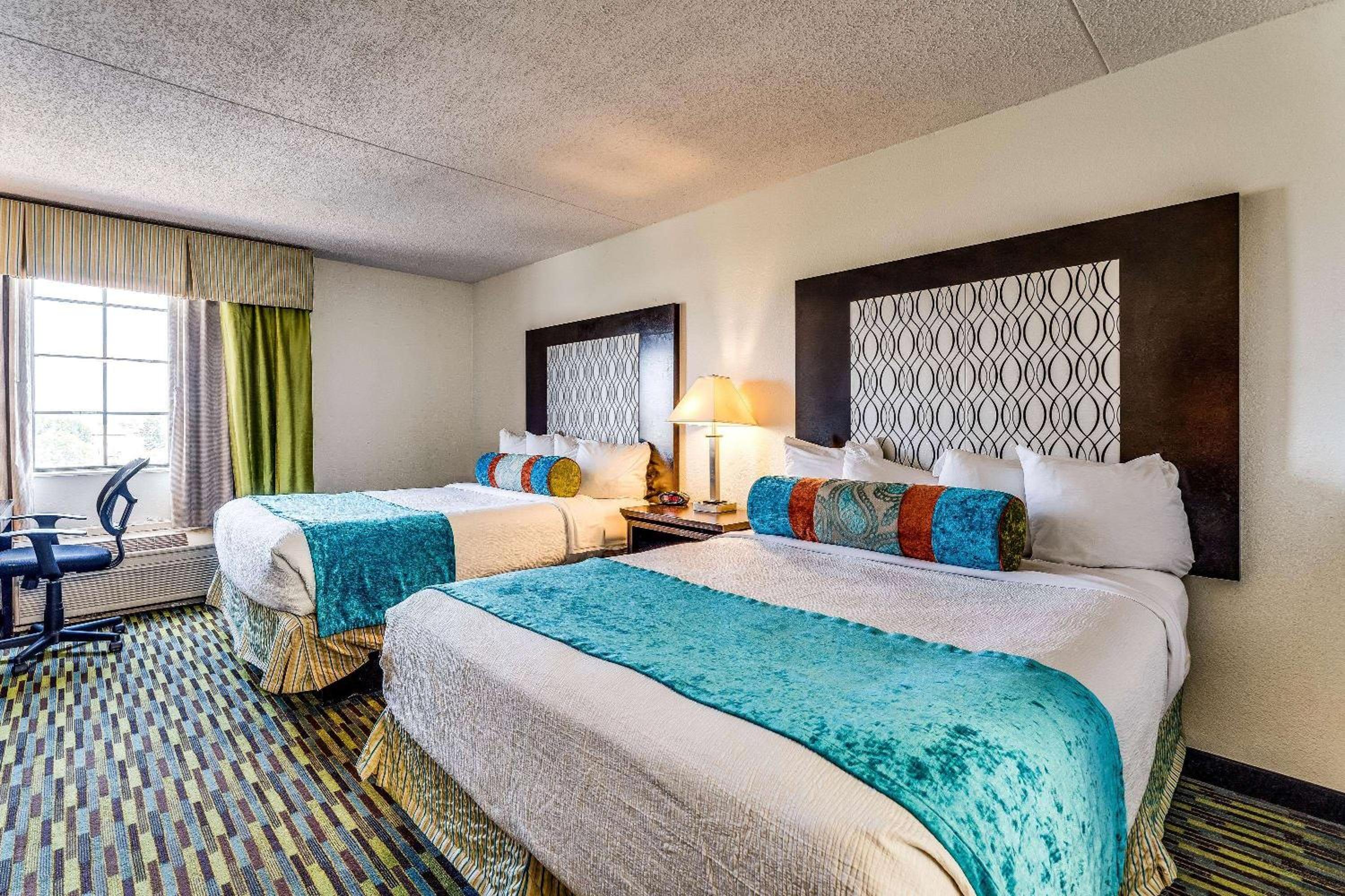 Double Room with Two Double Beds - Photo 3