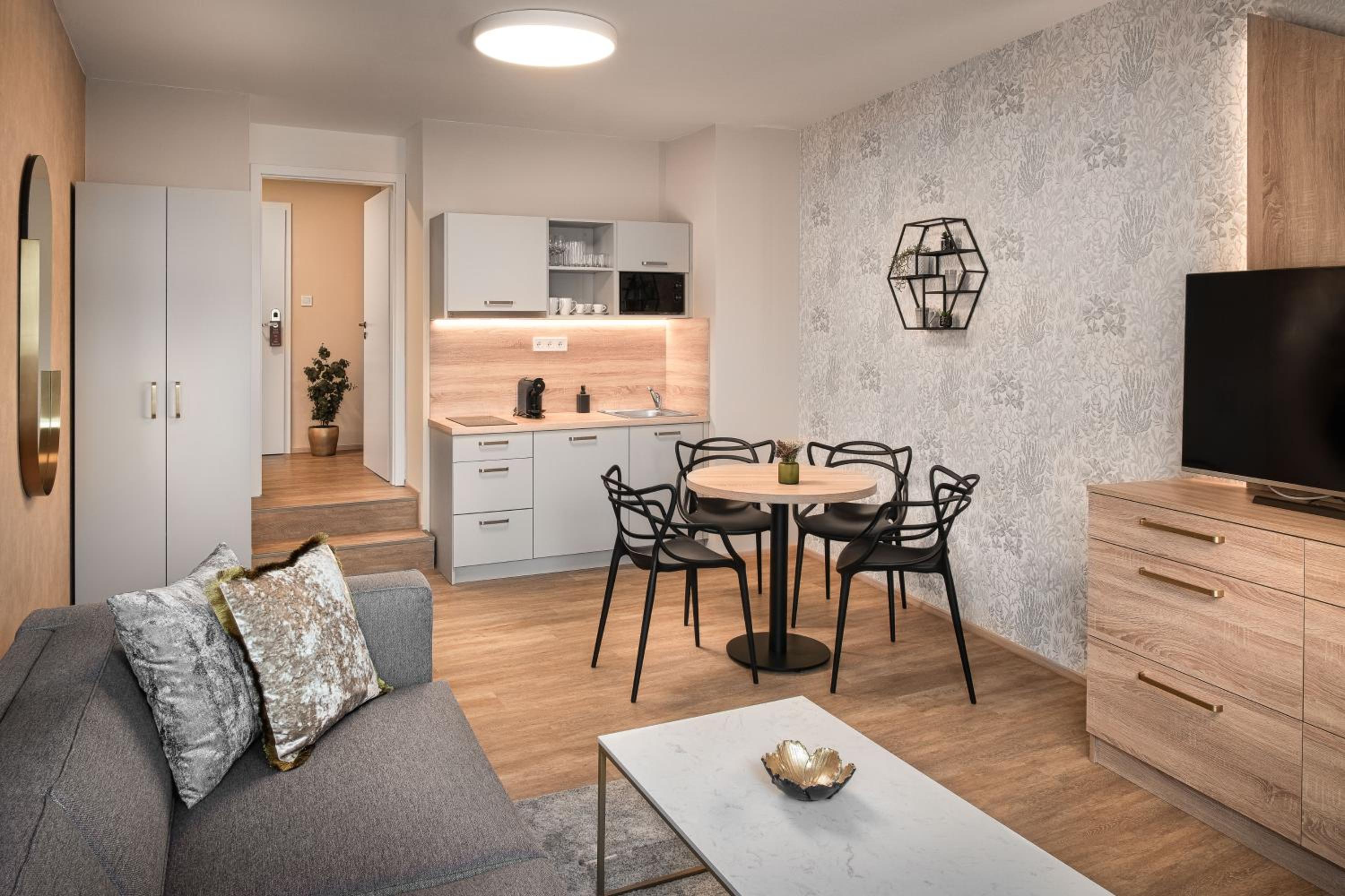 One-Bedroom Apartment