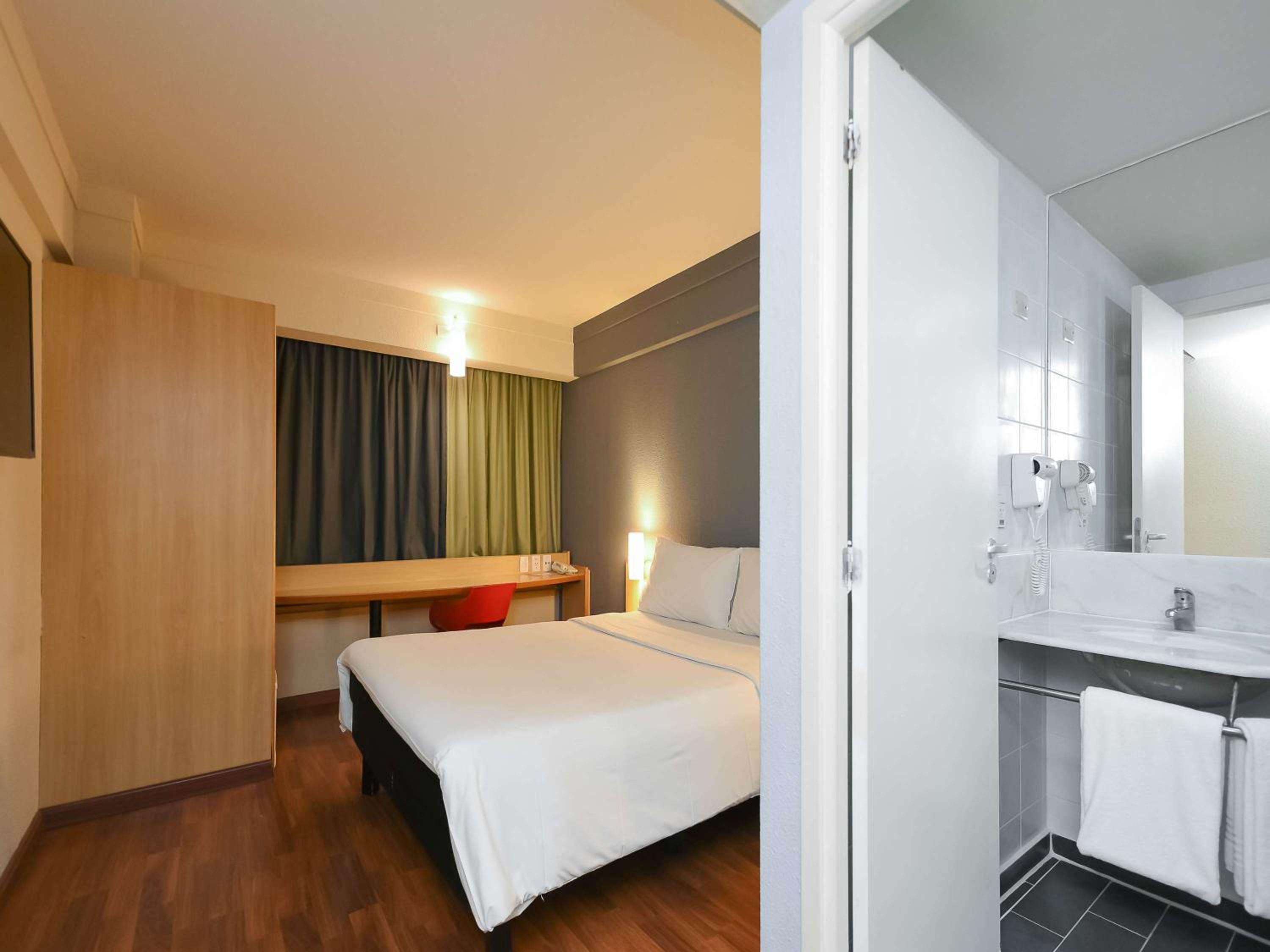 Standard One Double Bed - Photo 4