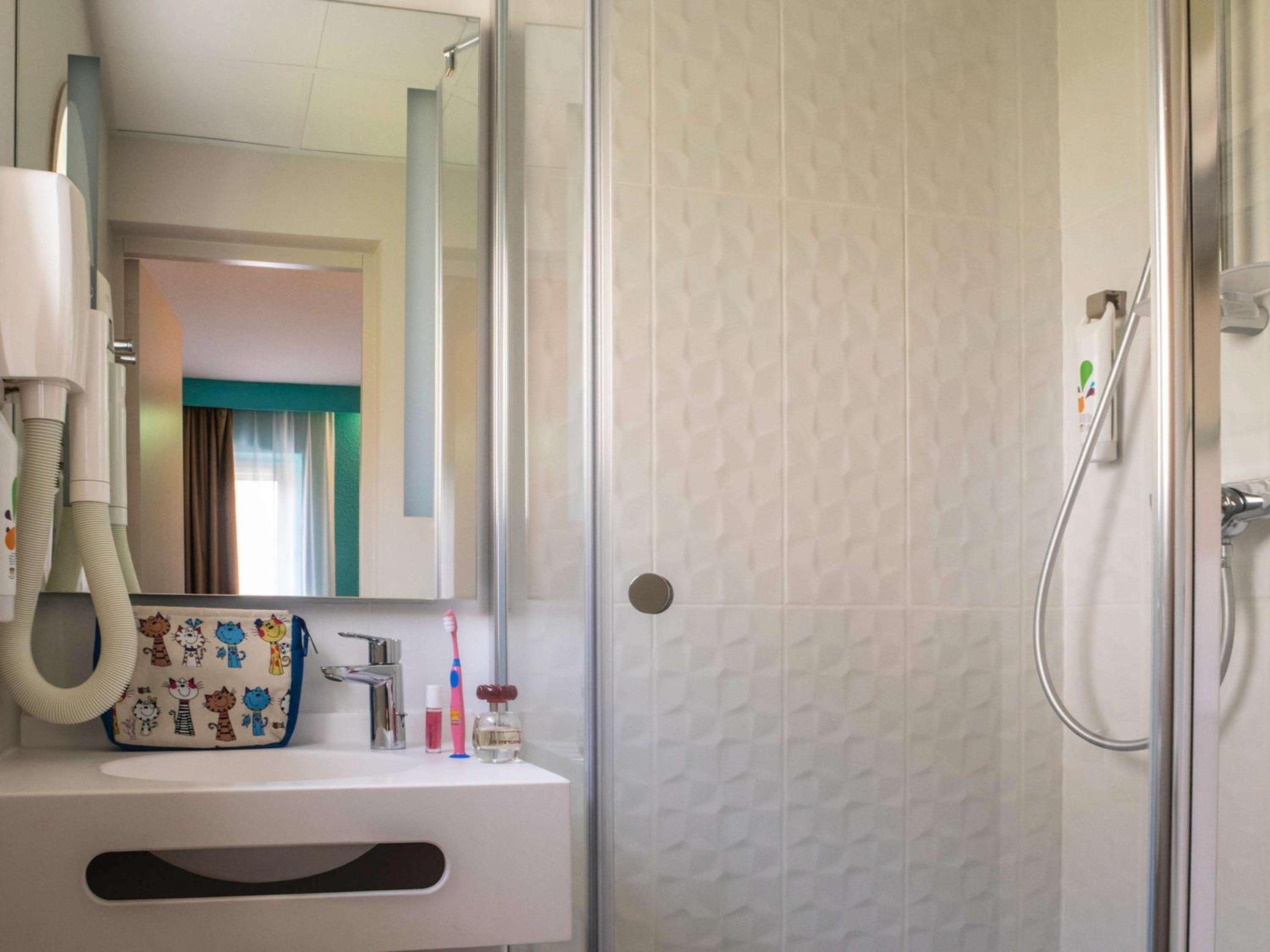 Standard Double Room - Photo 7