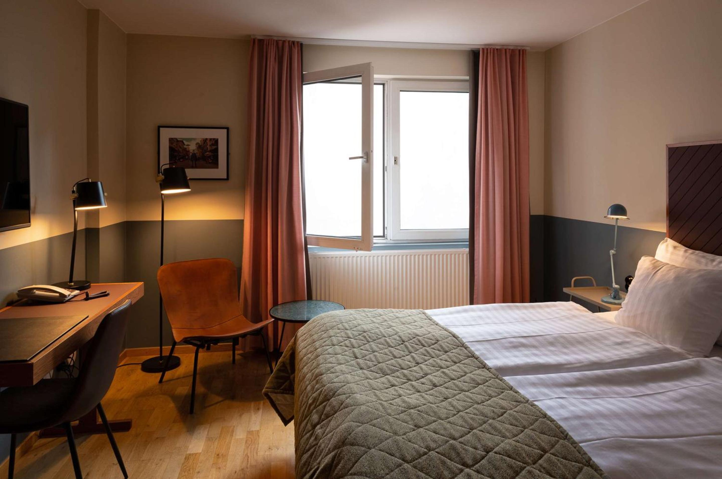 Superior Twin Room - Non-Smoking - Photo 5
