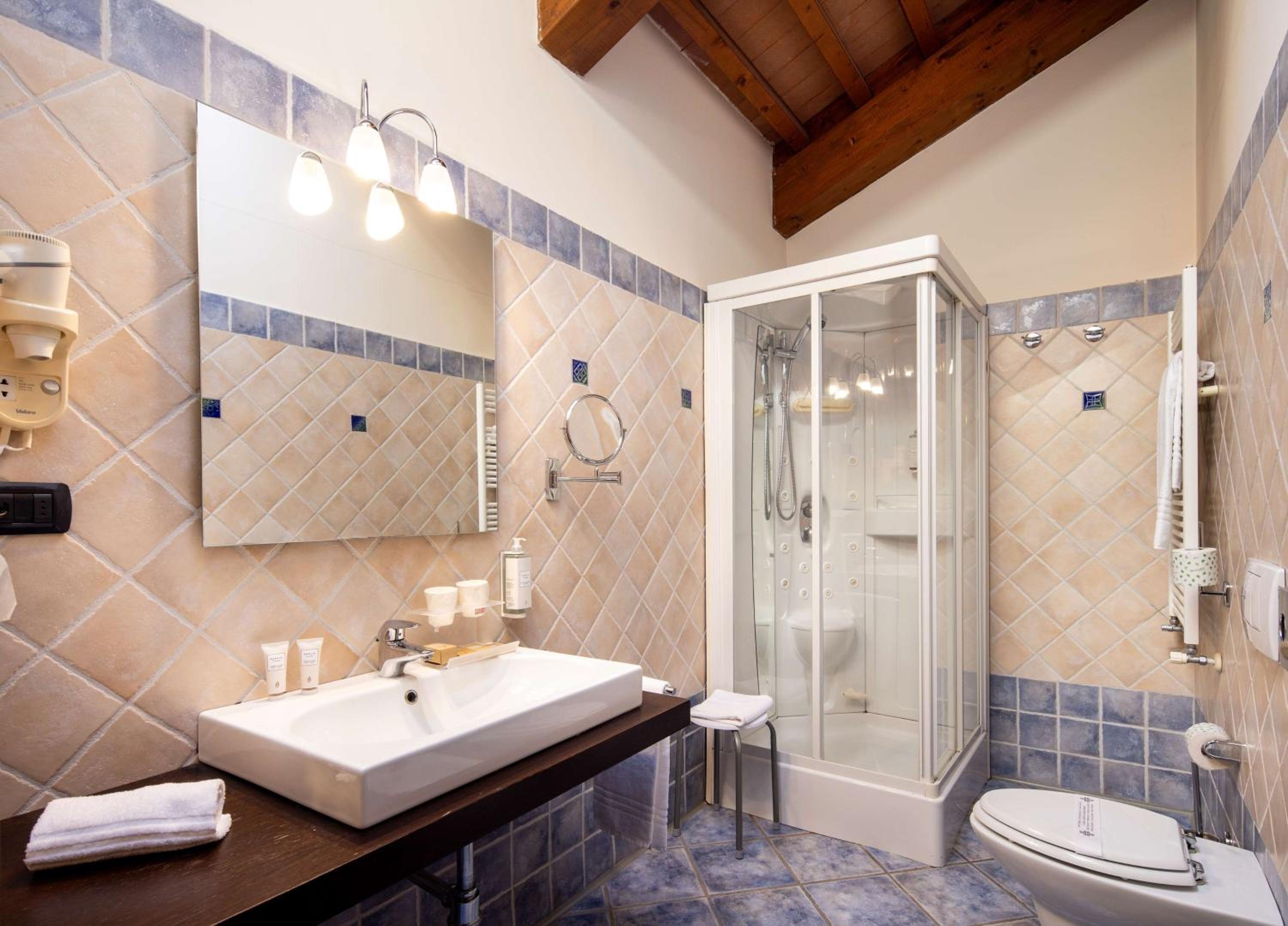 Superior Double Room - Photo 8