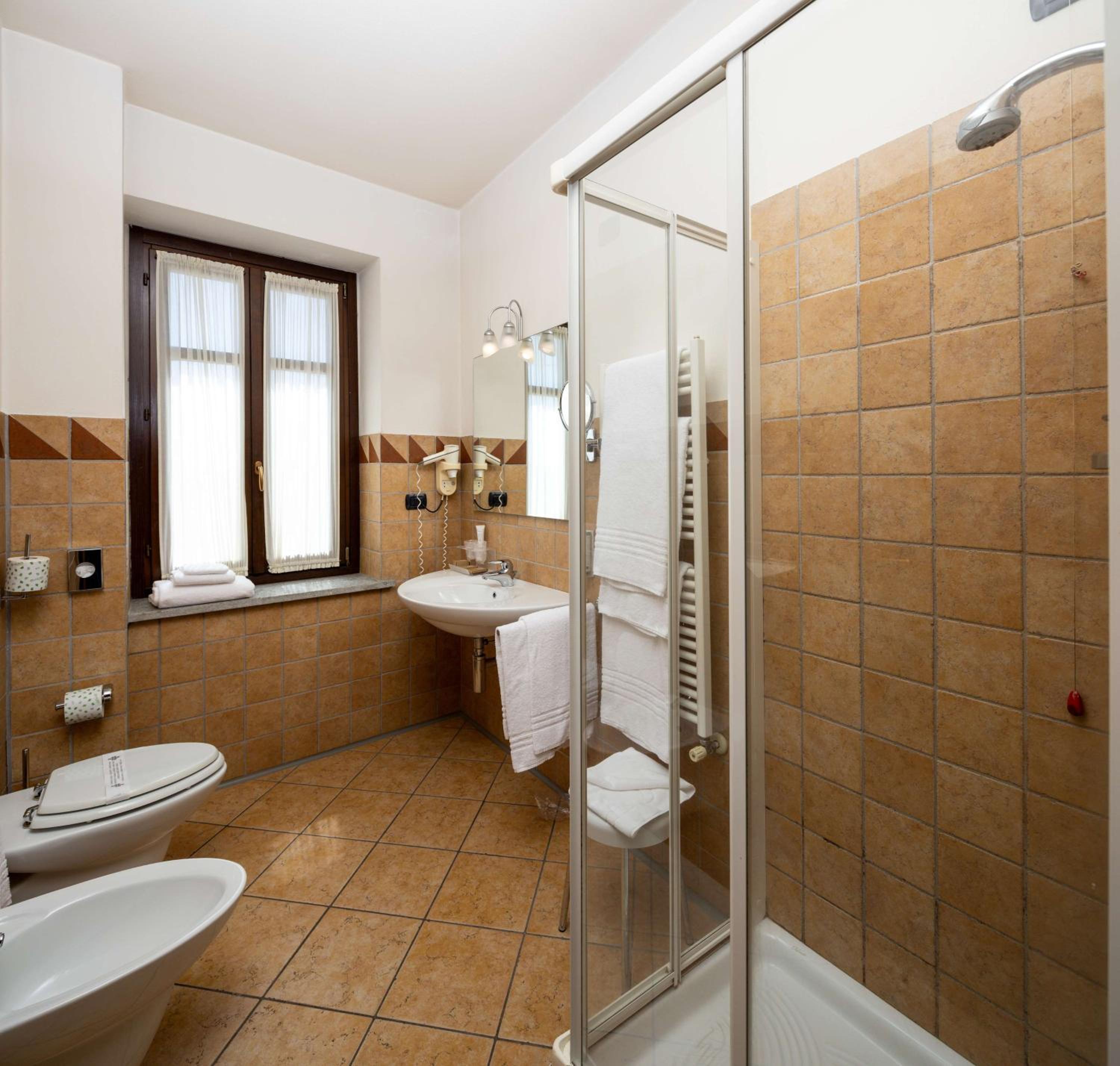 Triple Room - Photo 12