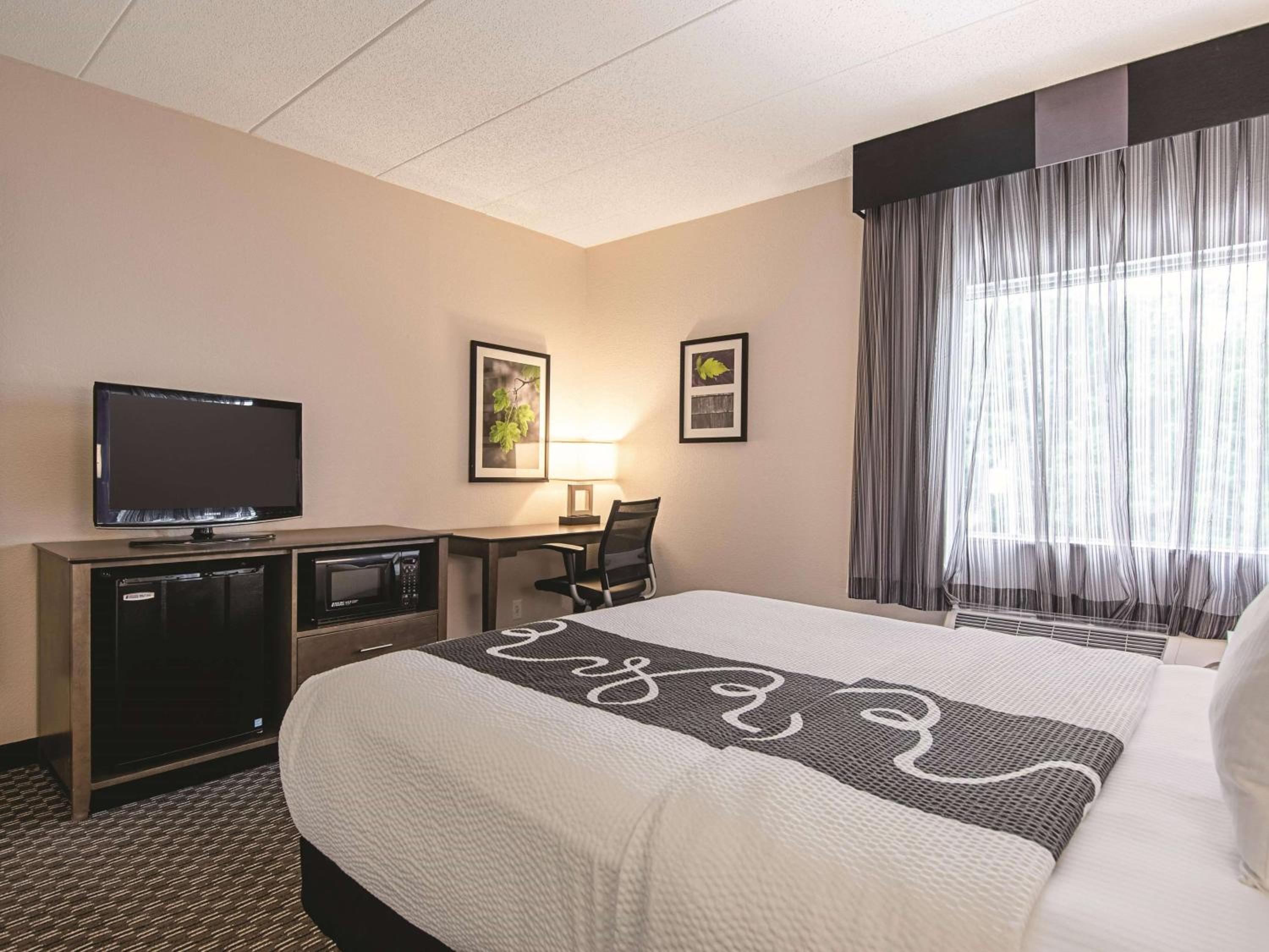 Standard Queen Room - Photo 4