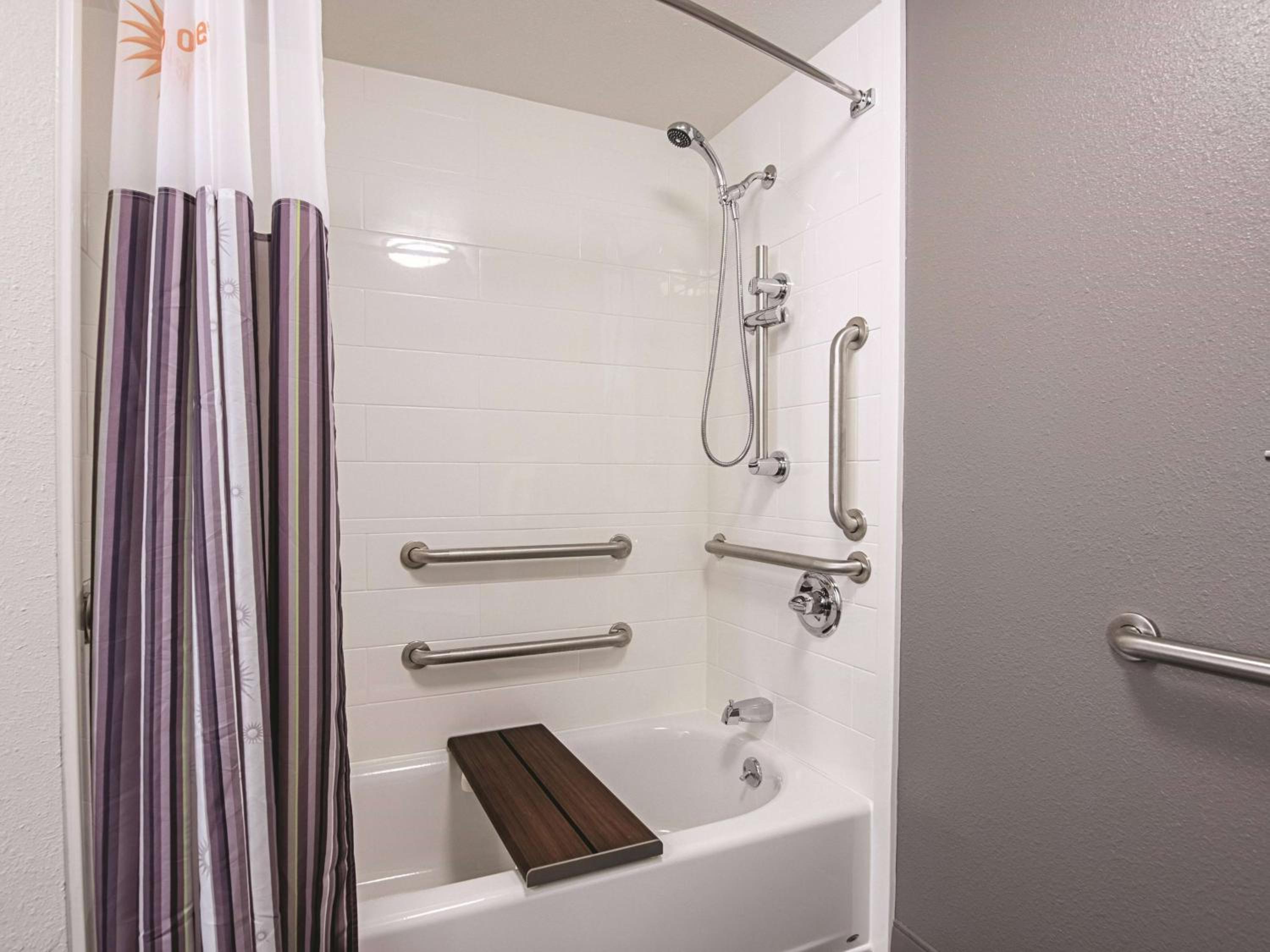King Room - Disability Access - Photo 3