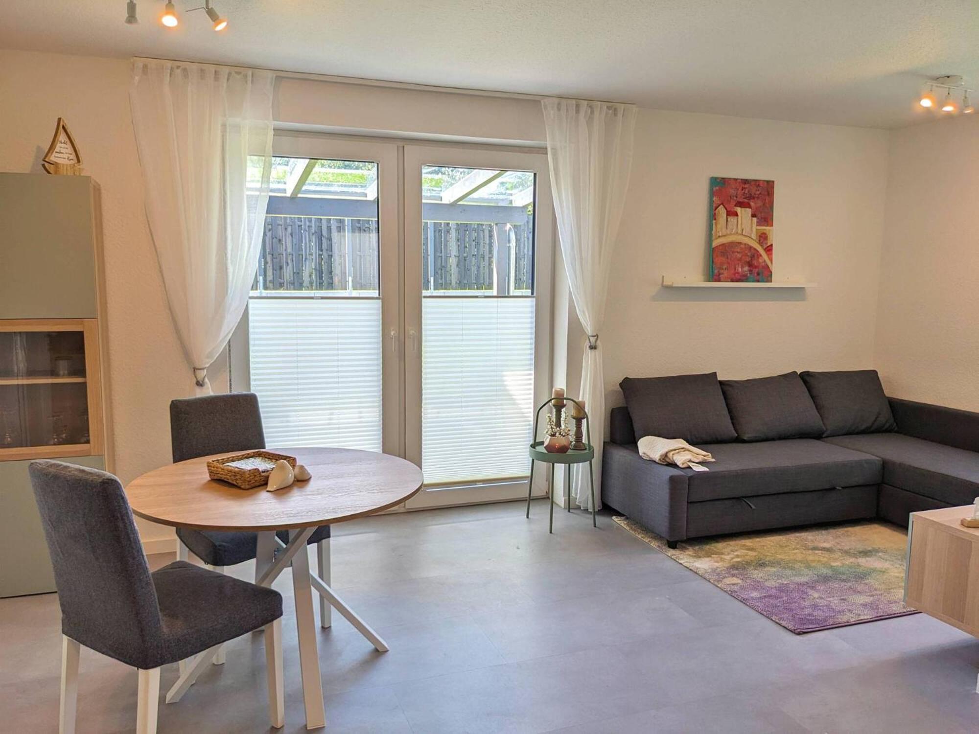 One-Bedroom Apartment photo 1