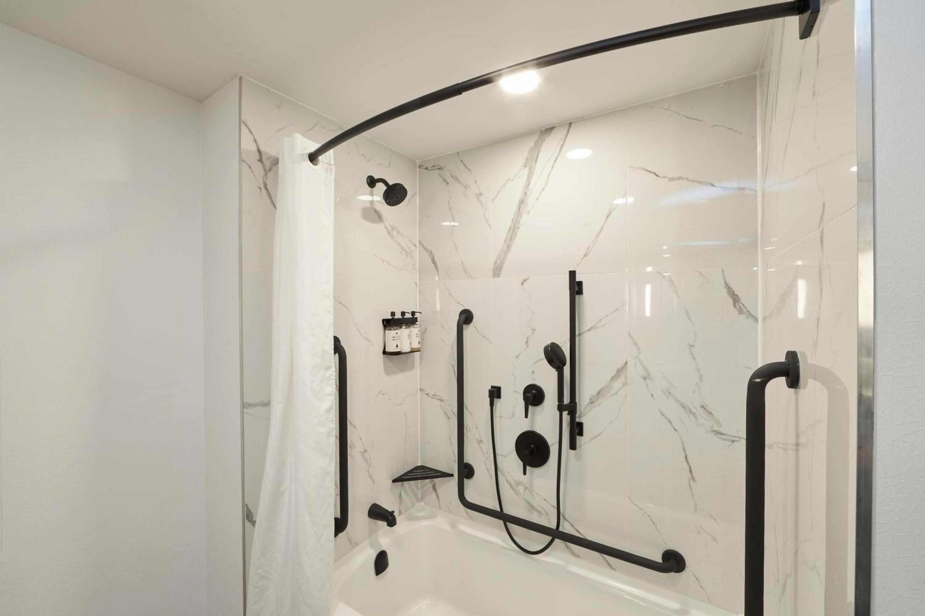 King Room with Mobility Accessible Tub - Photo 2