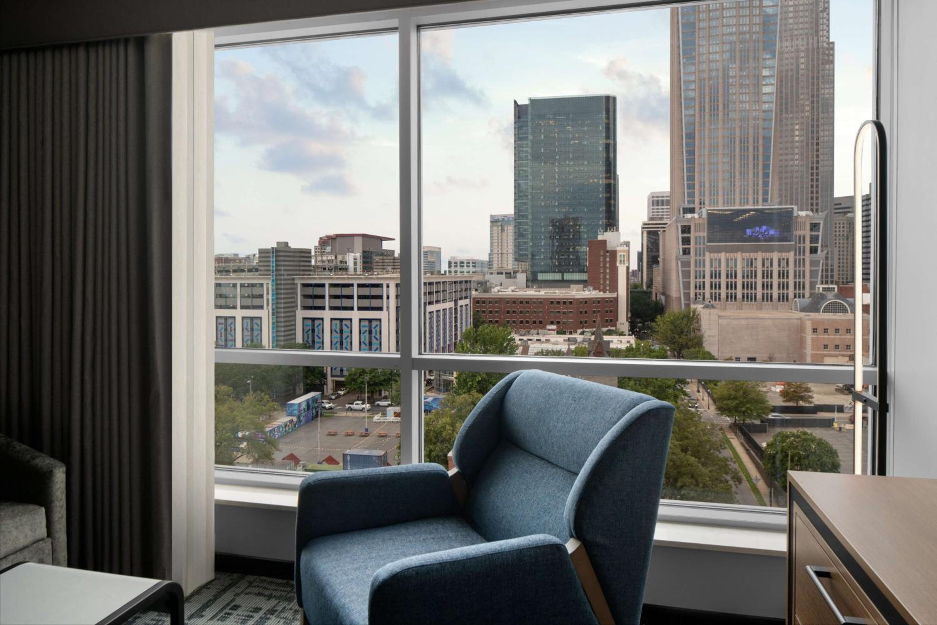 One-Bedroom King Suite - Photo 3