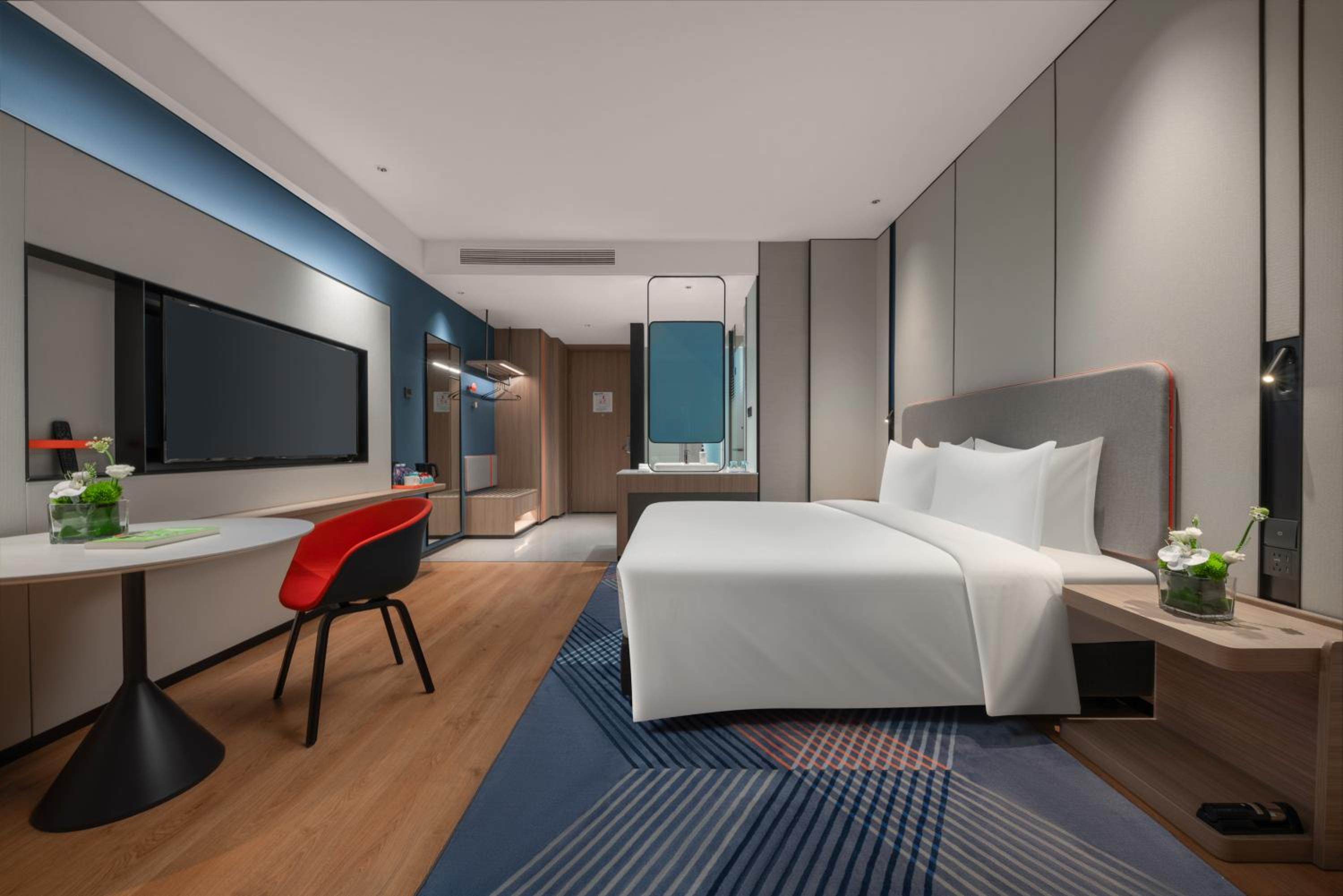 Standard King Room with Extra Floor Space photo 1