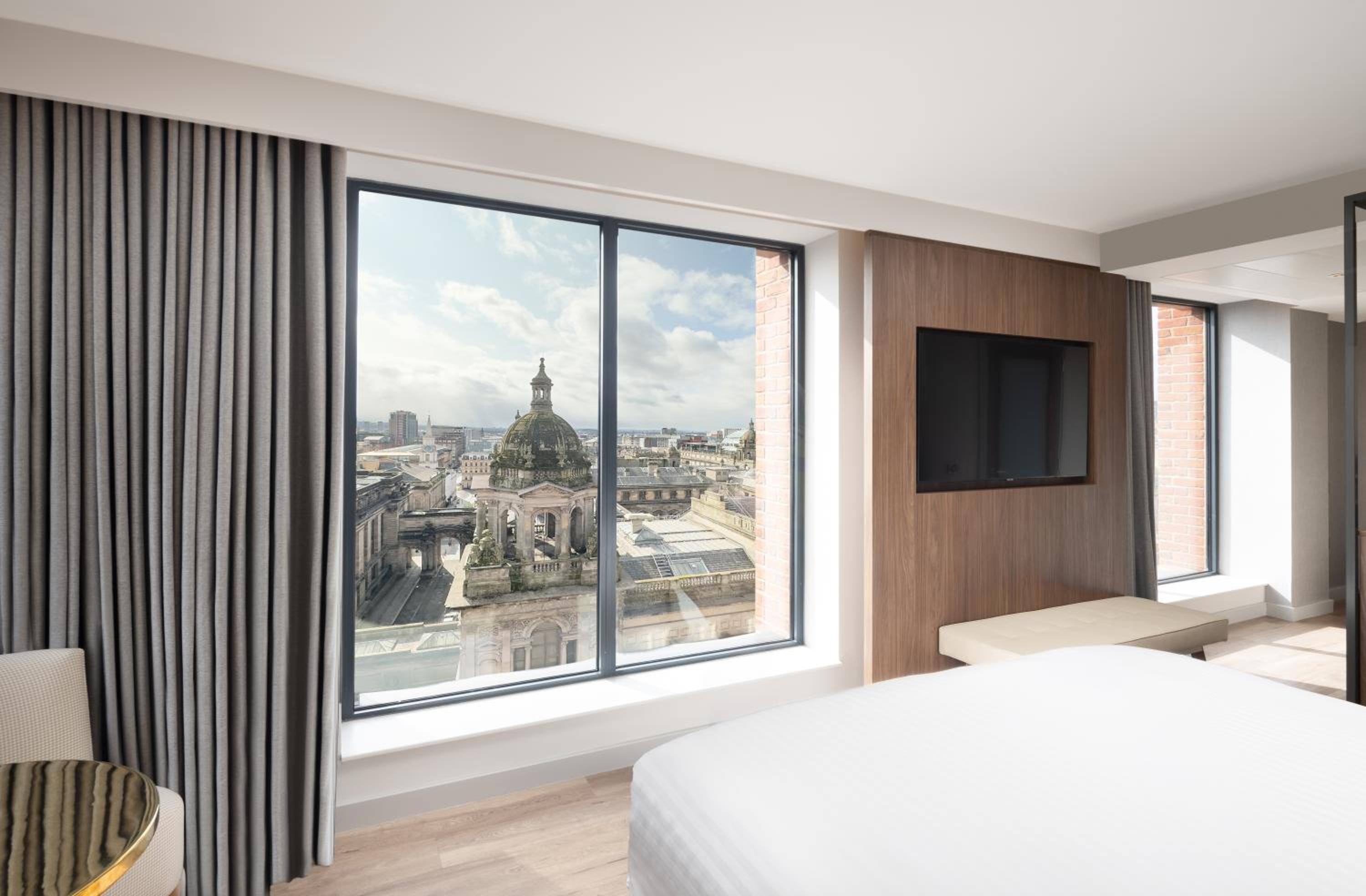 Deluxe King Room - Photo 14