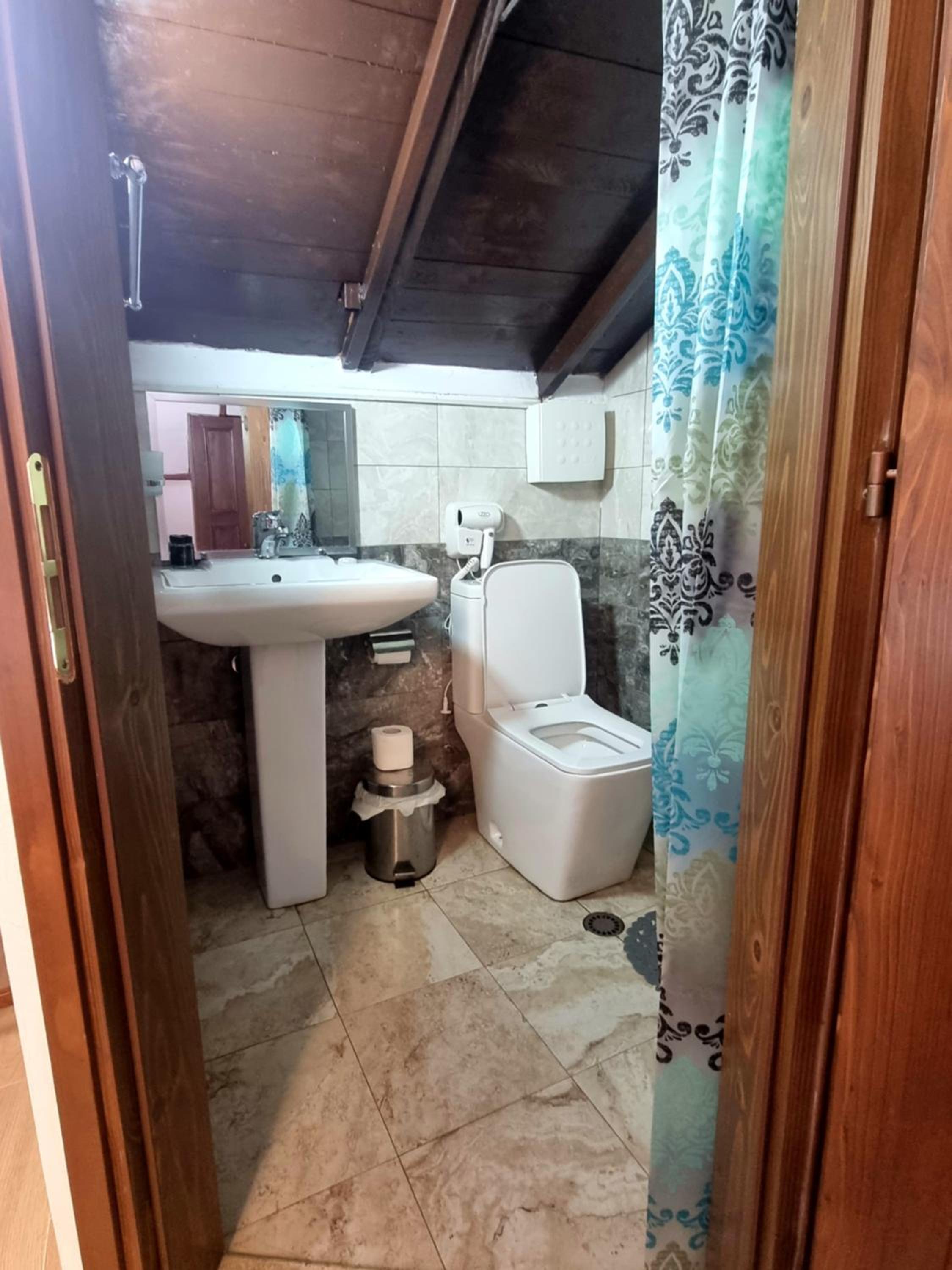 Economy Triple Room - Attic photo 3