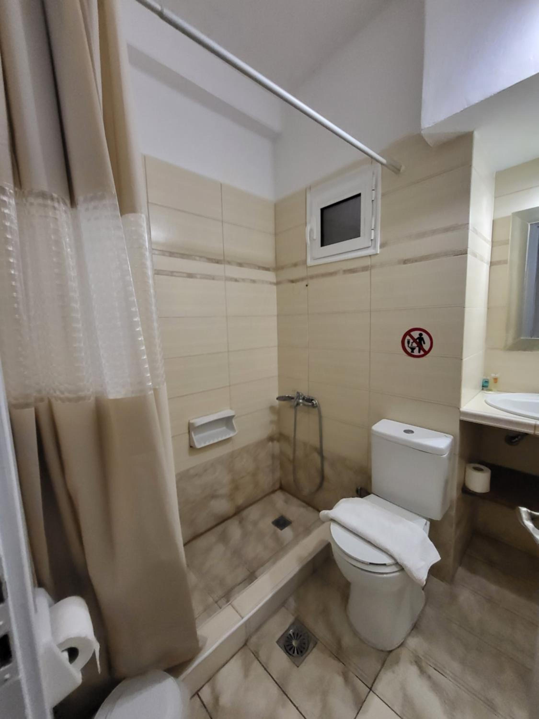 Double or Twin Room with Sea View - Photo 14