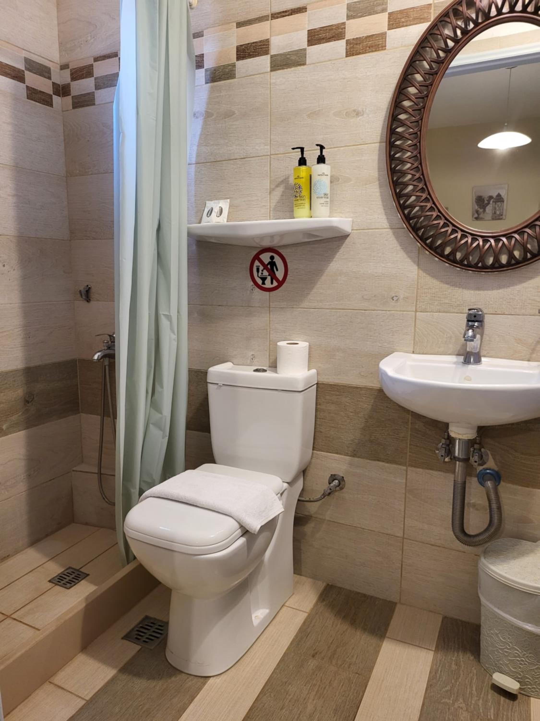 Deluxe Double Room with Side Sea View - Photo 12