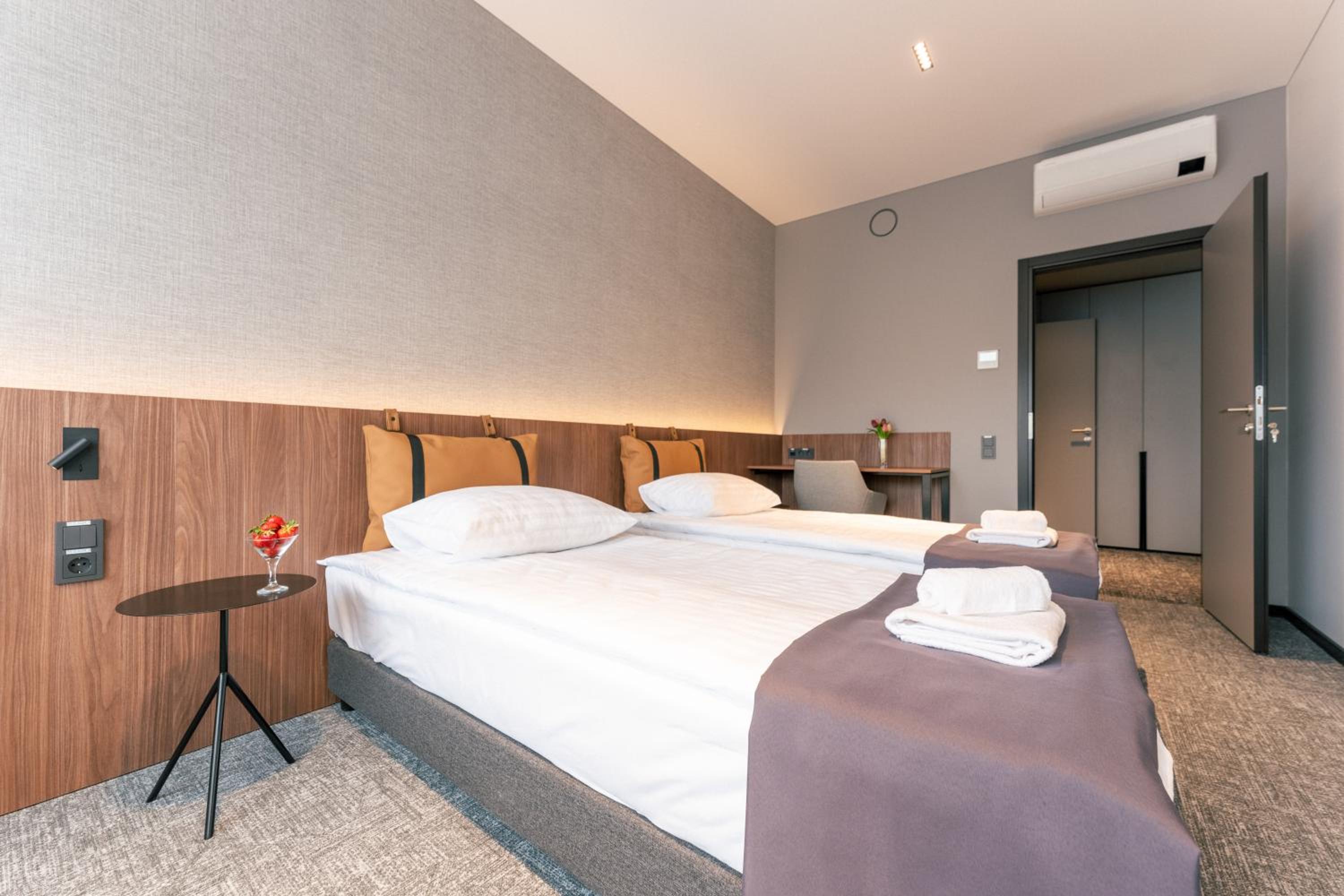 Superior Suite - Photo 4