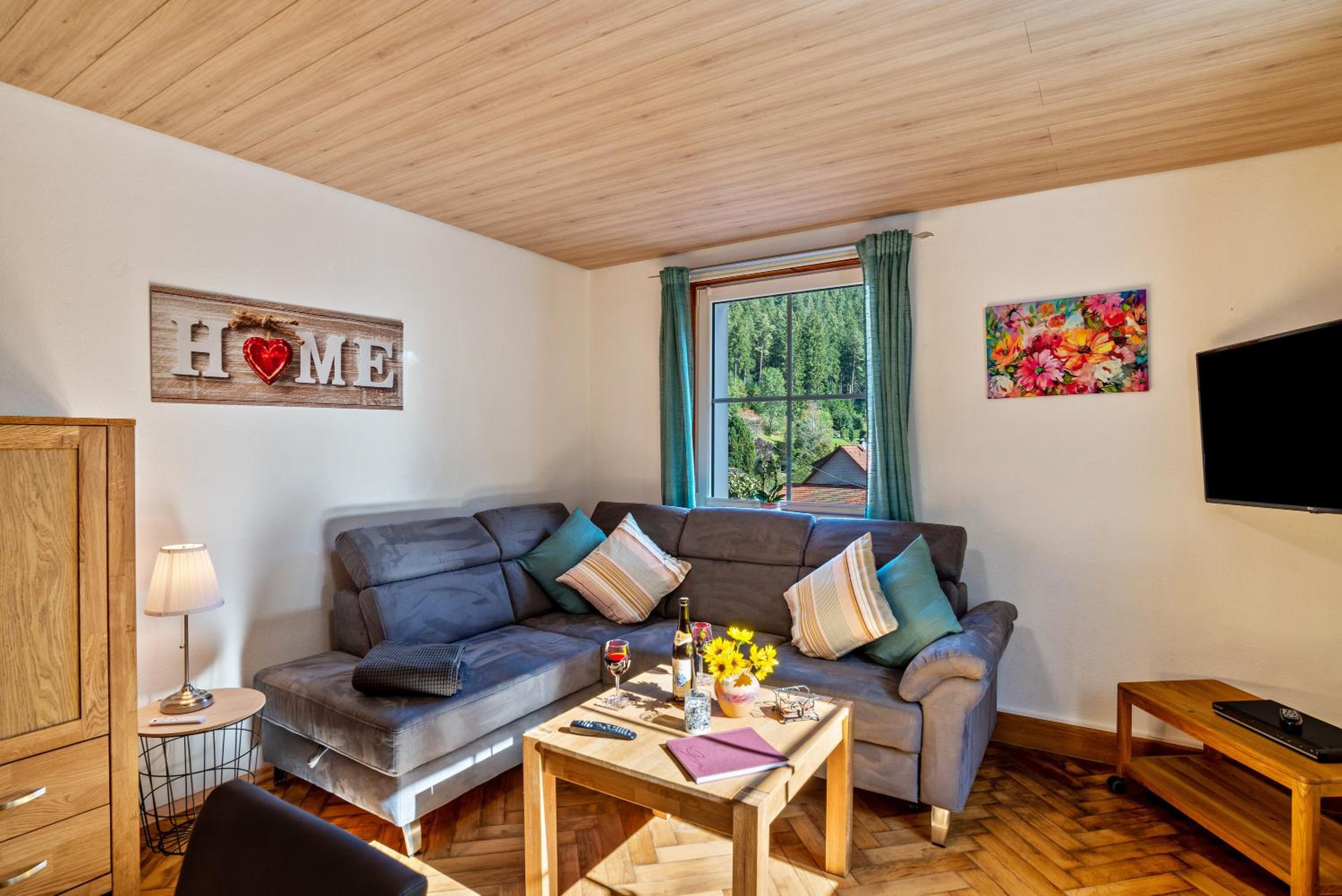 Two-Bedroom Apartment with Mountain View