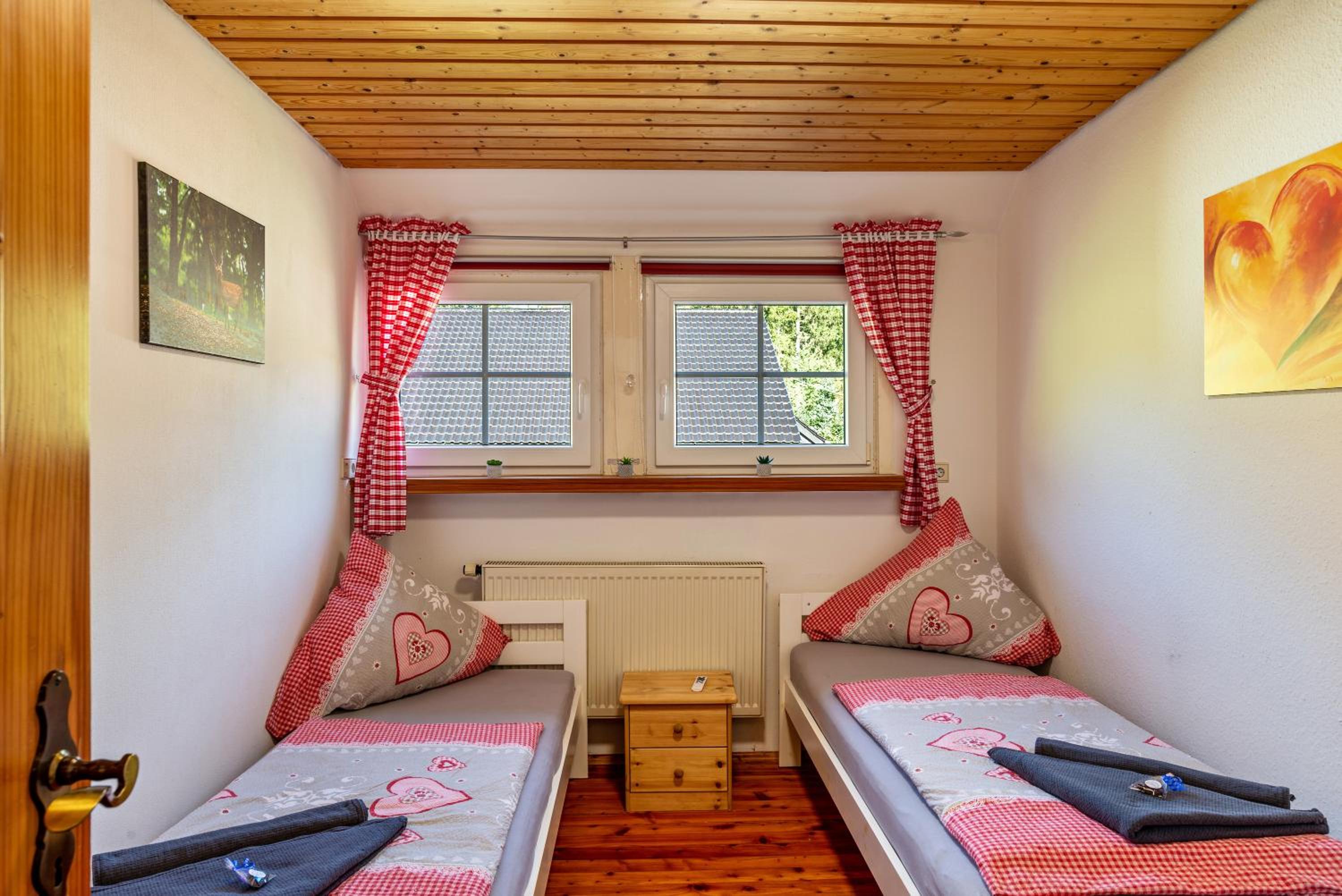 Two-Bedroom Apartment with Mountain View photo 3