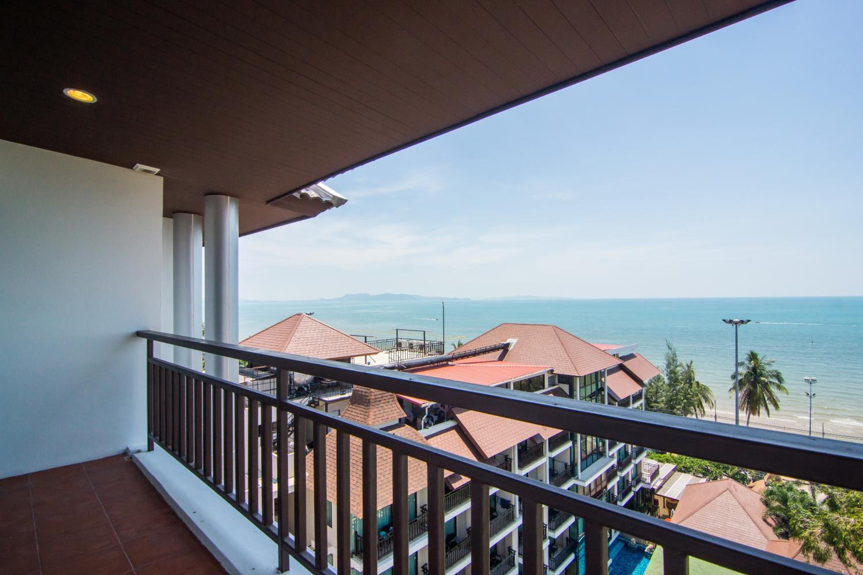 Beach Front Suite - Photo 14