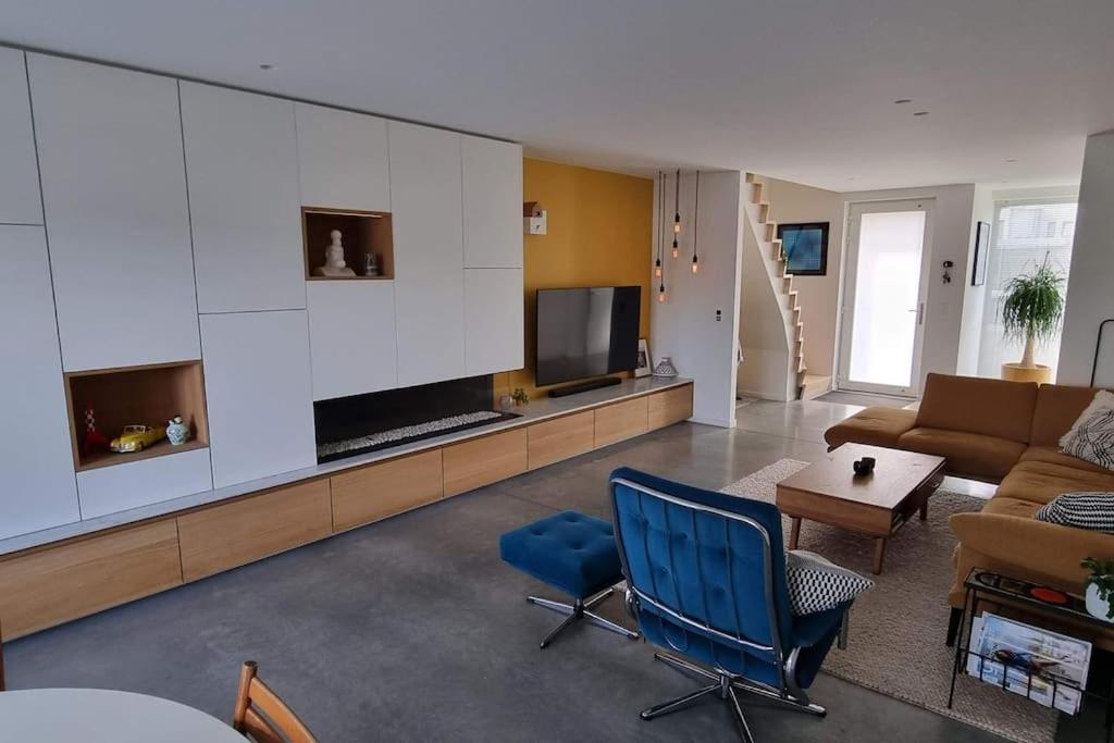 Three-Bedroom House photo 1