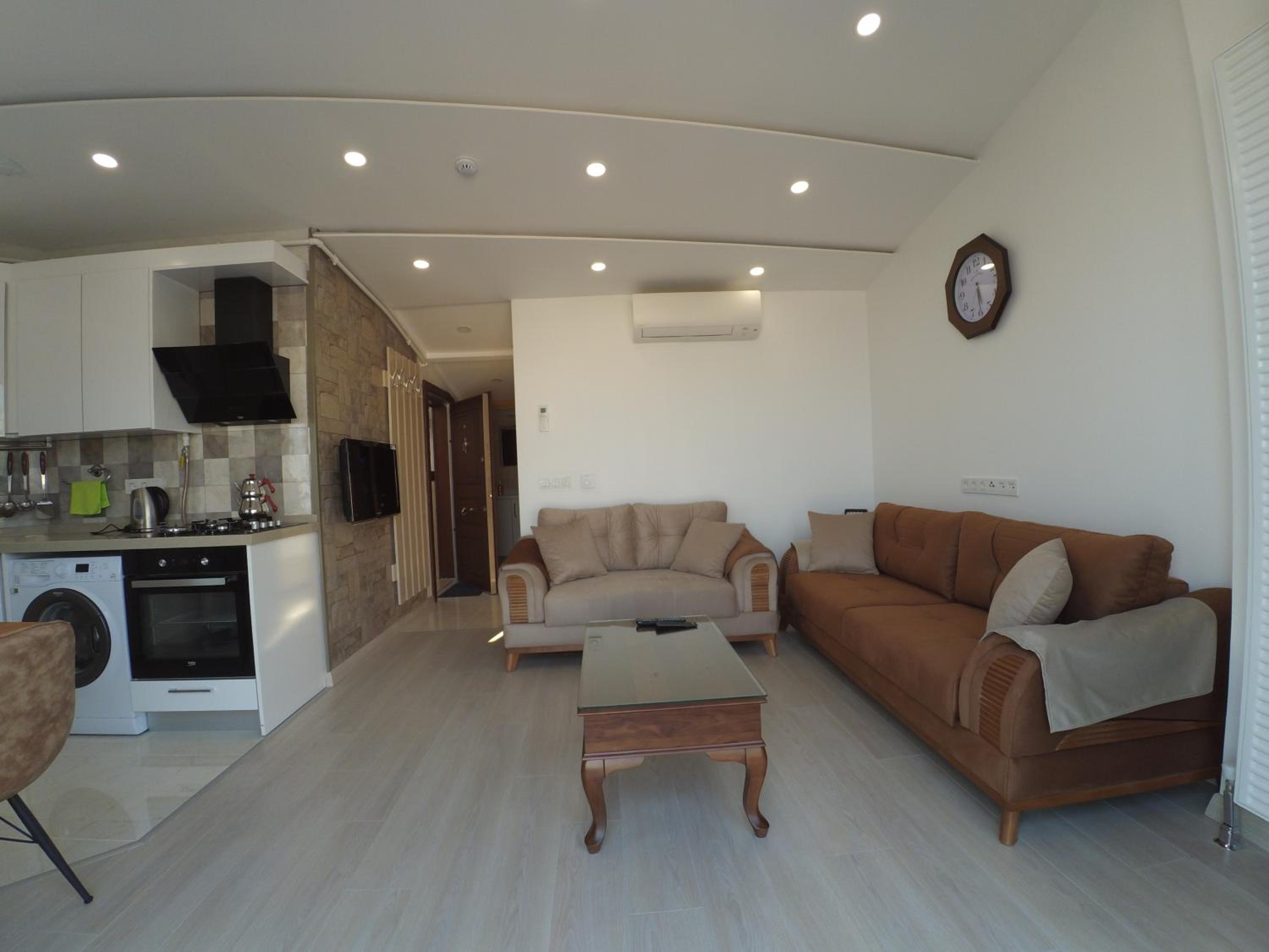 One-Bedroom Apartment with Balcony and Sea View photo 1